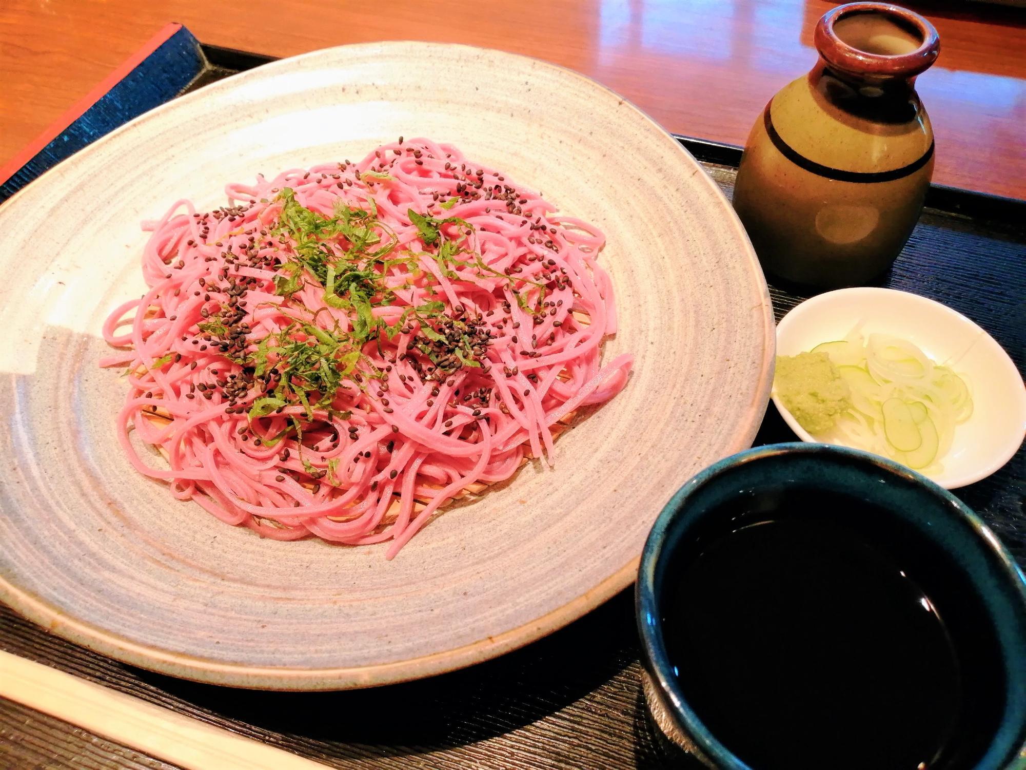 ビーツそば　1,000円