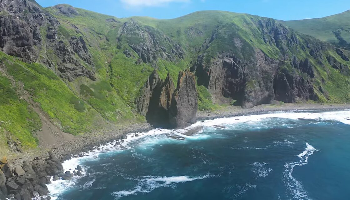 海から見る地蔵岩