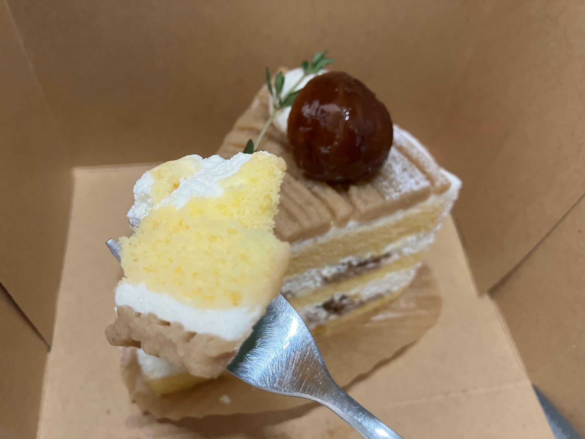 頬っぺた落ちるモンブランショートケーキです。