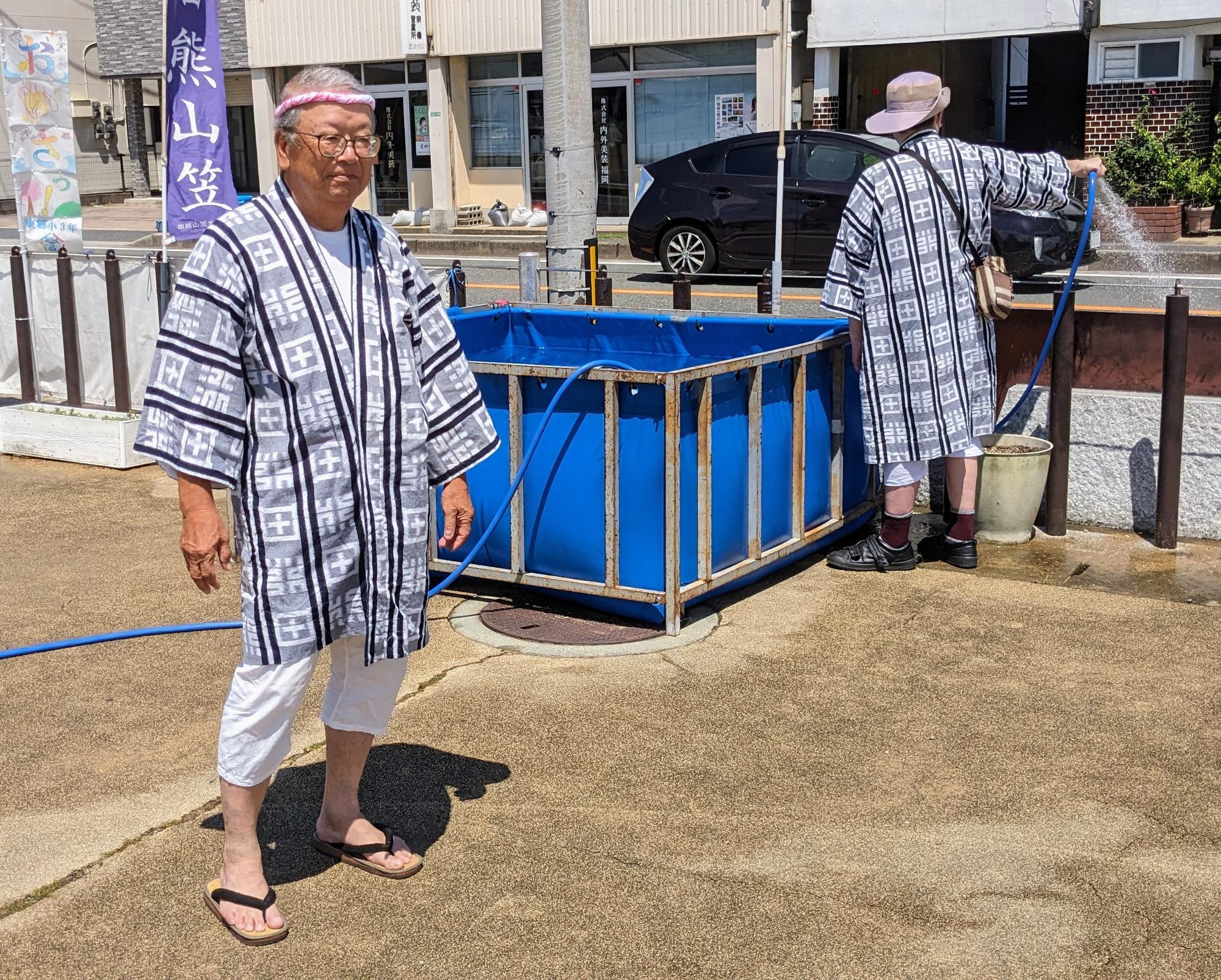 長法被（ながはっぴ）姿の世話人さん