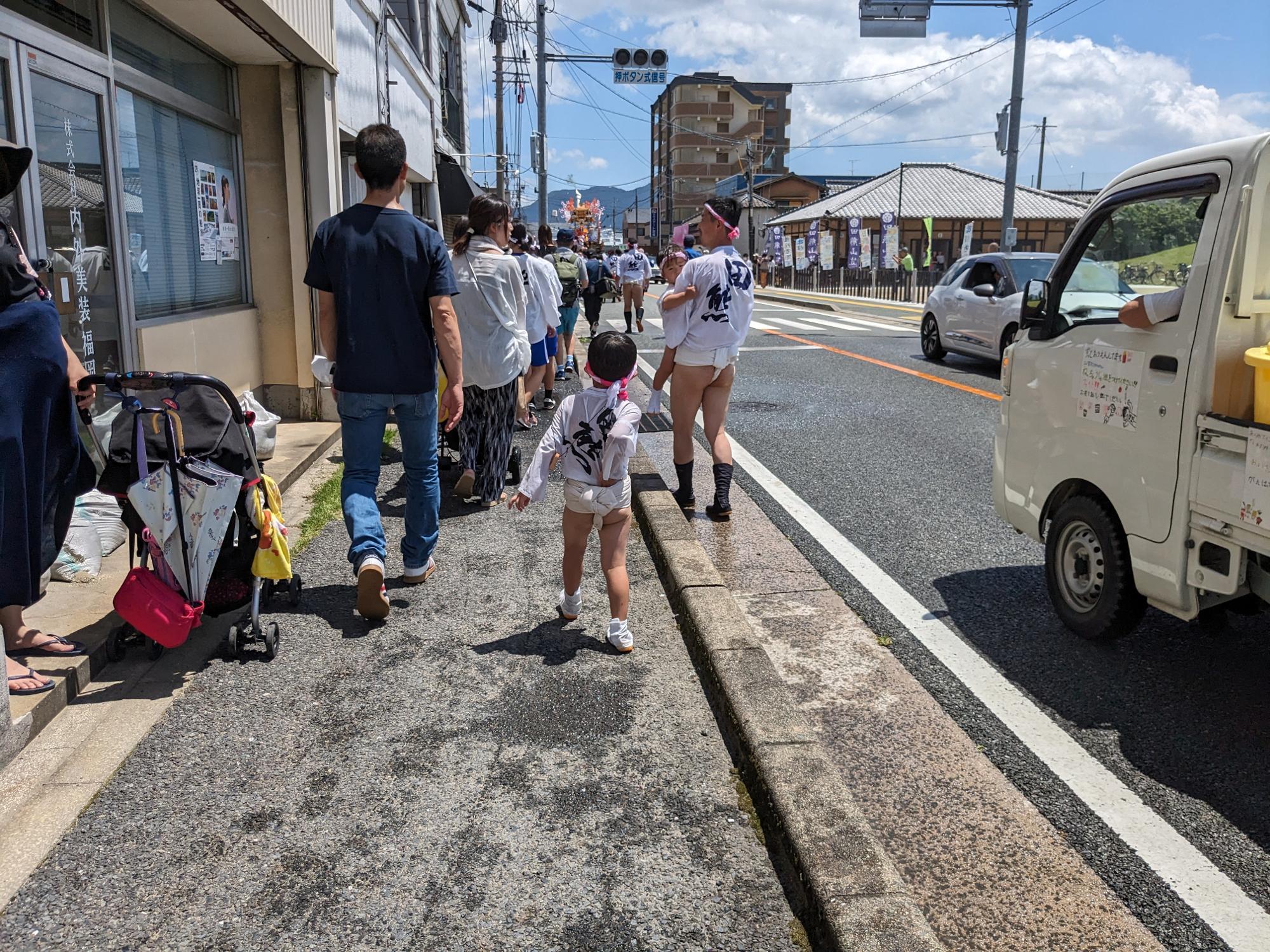 宗像市役所に向かって山は走っていきました。