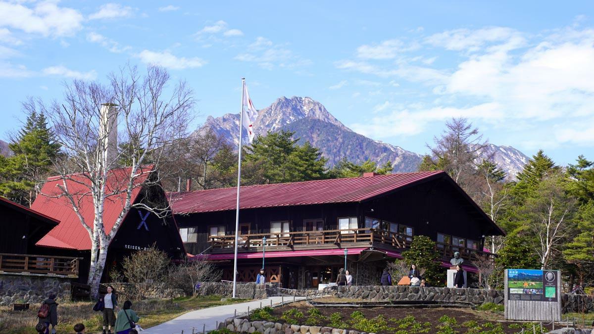 今回宿泊した清泉寮。八ヶ岳の麓という素晴らしいロケーション。