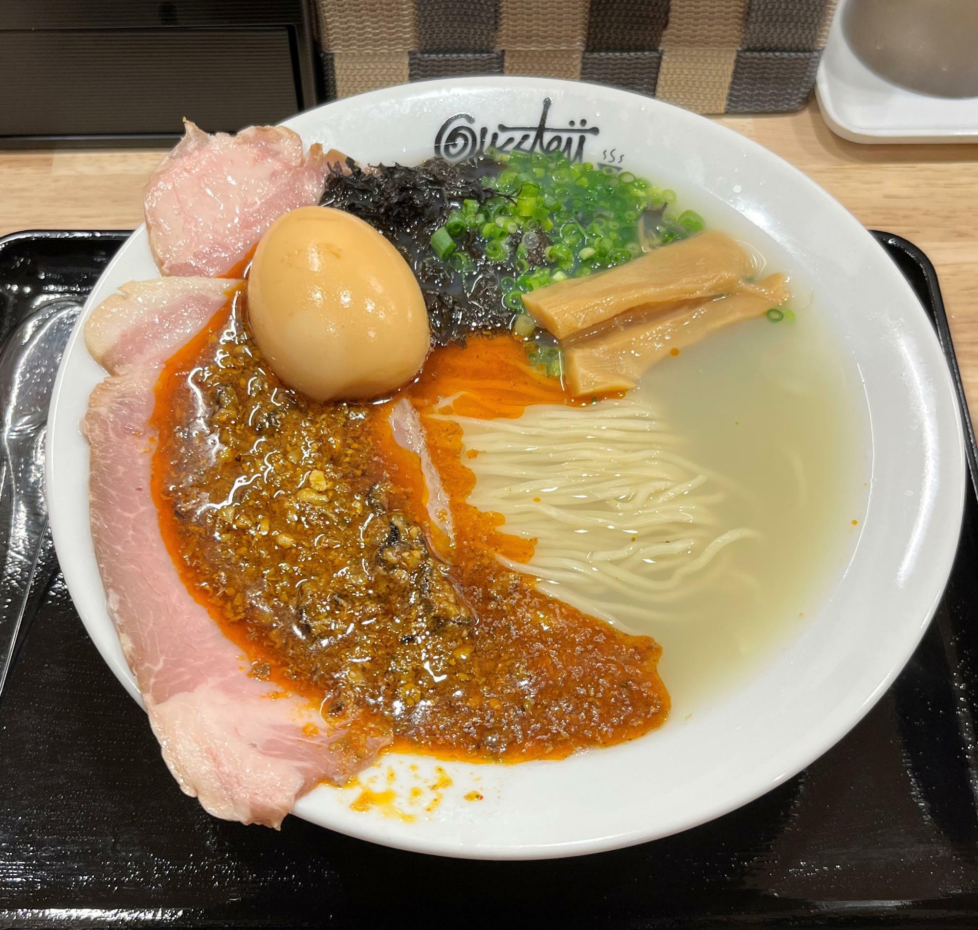 ＰＲＥＭＩＵＭ辛牡蠣塩らぁ麺　1000円　味玉150円