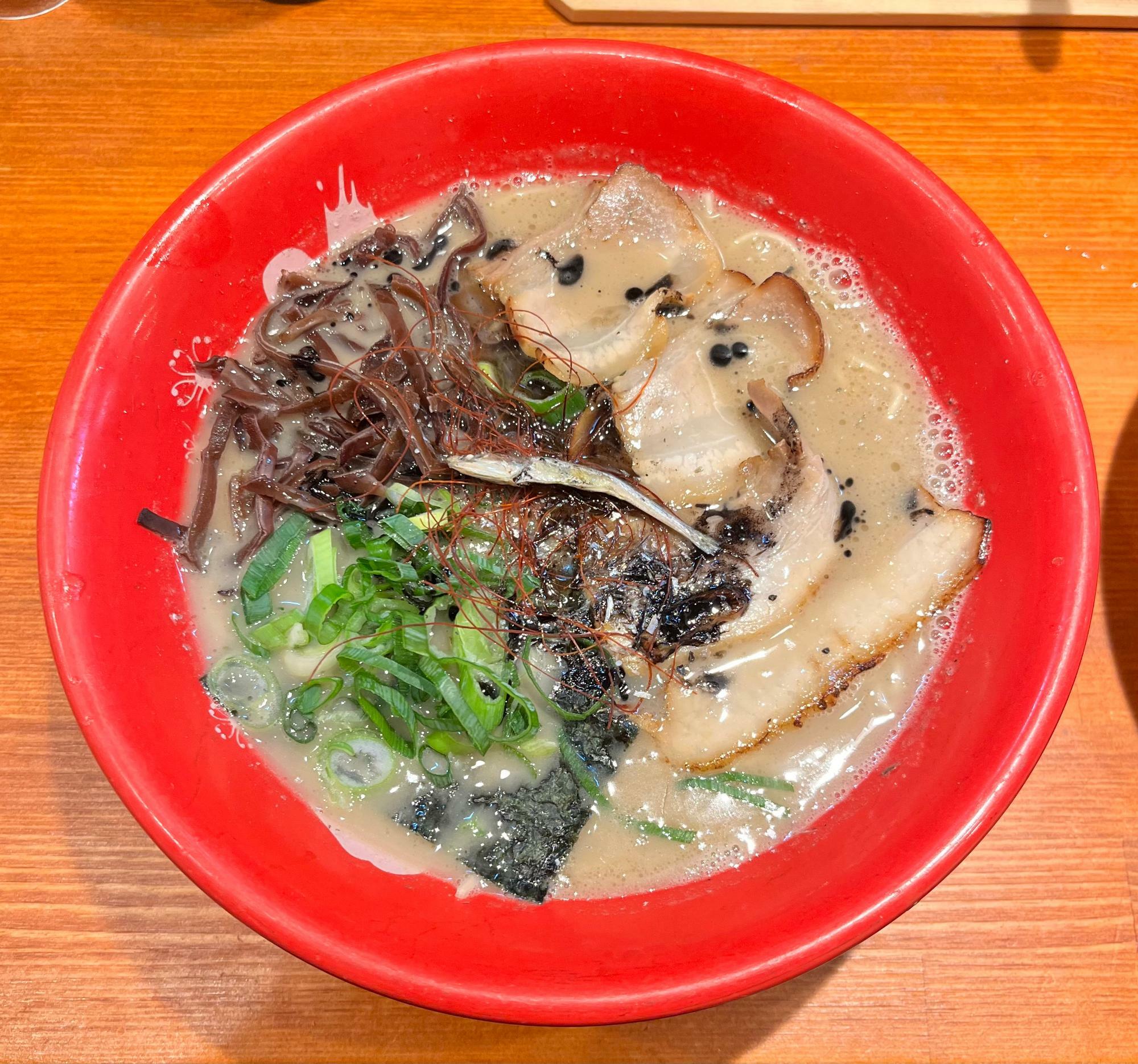 伊吹いりこ豚骨ラーメン　900円