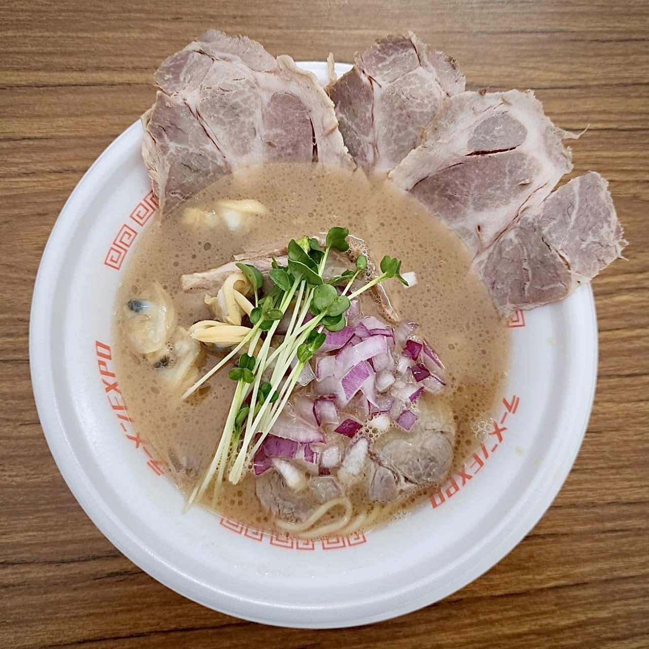 貝香る潮豚骨ラーメン