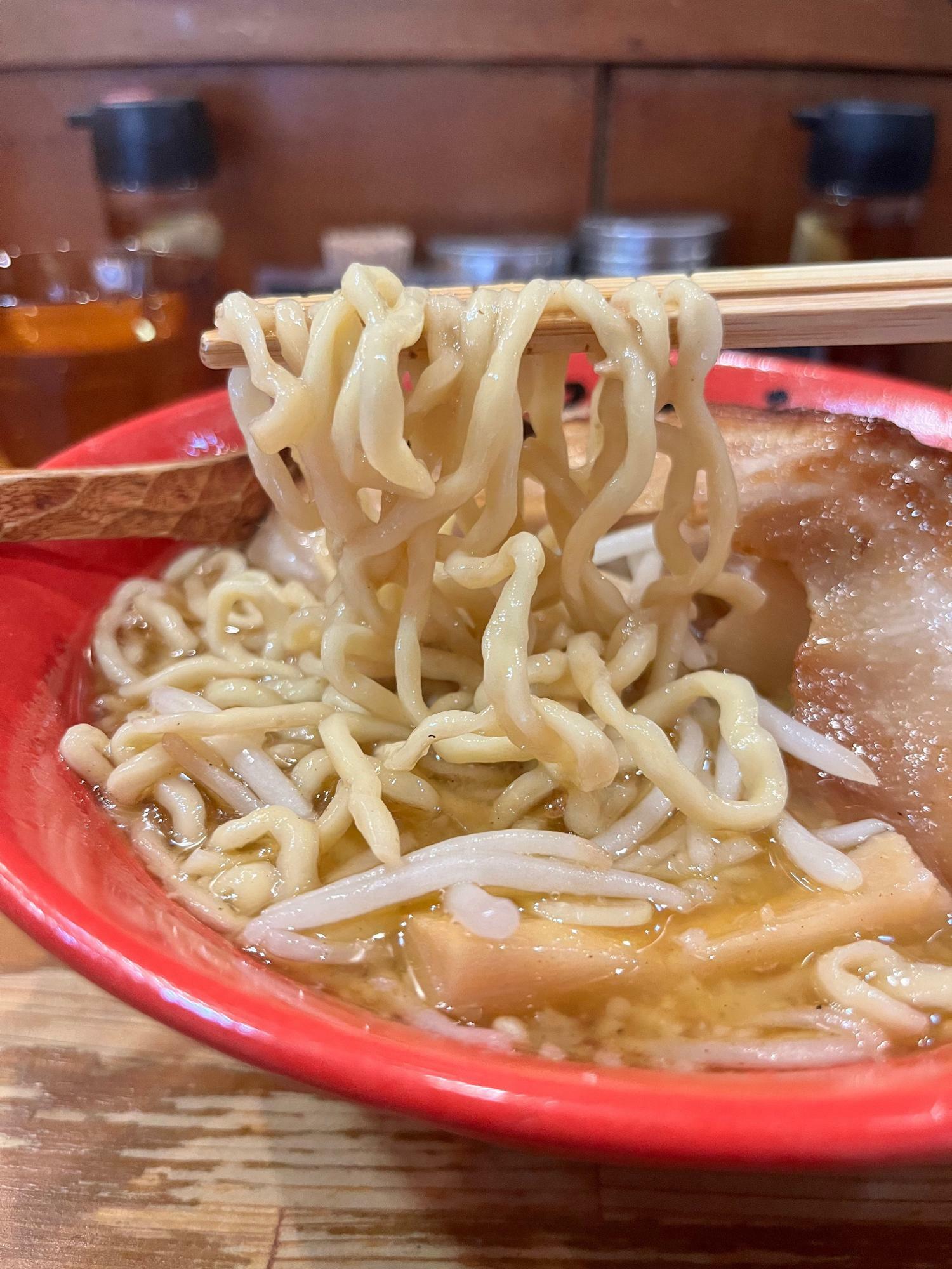 太めのしっかりした麺