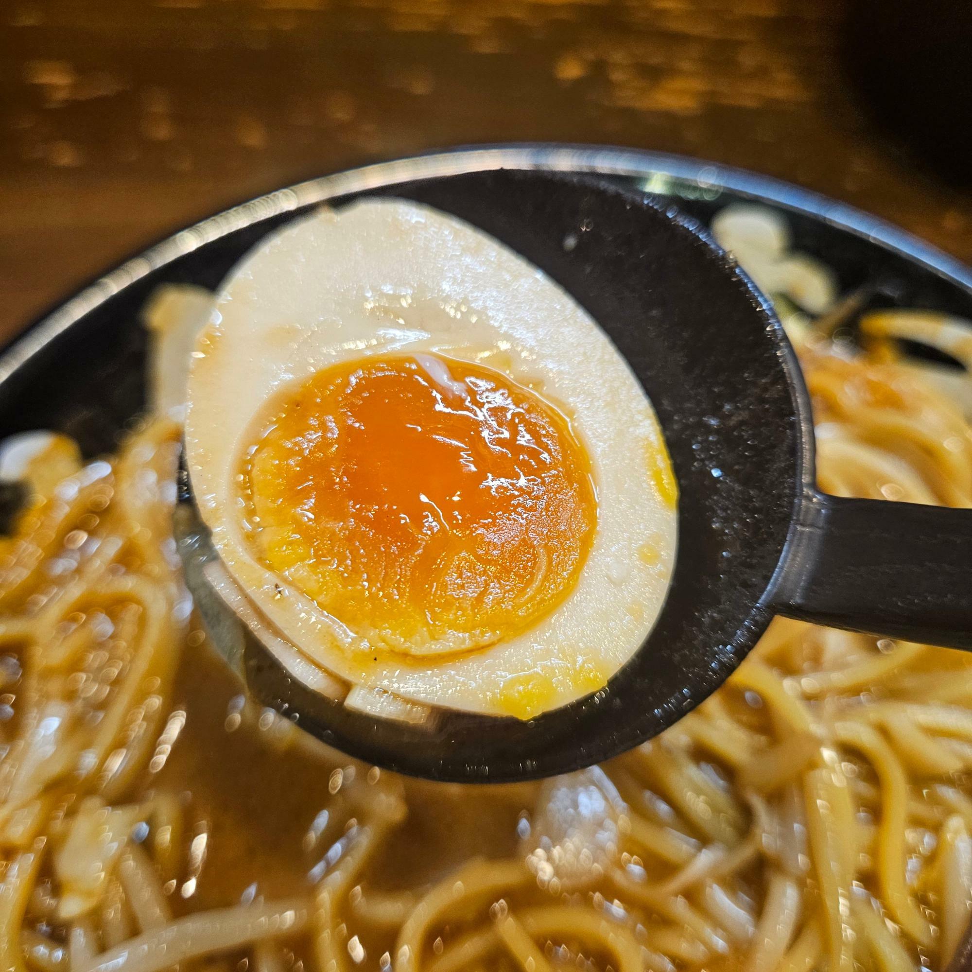 味玉が半玉ついてきます