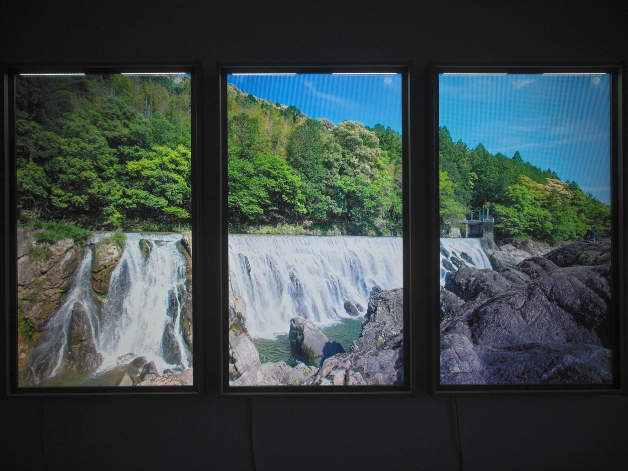 新城のナイアガラと言われる長篠堰堤（ながしのえんてい）を見に行った時の風景。滝のマイナスイオンを感じながら撮影しました