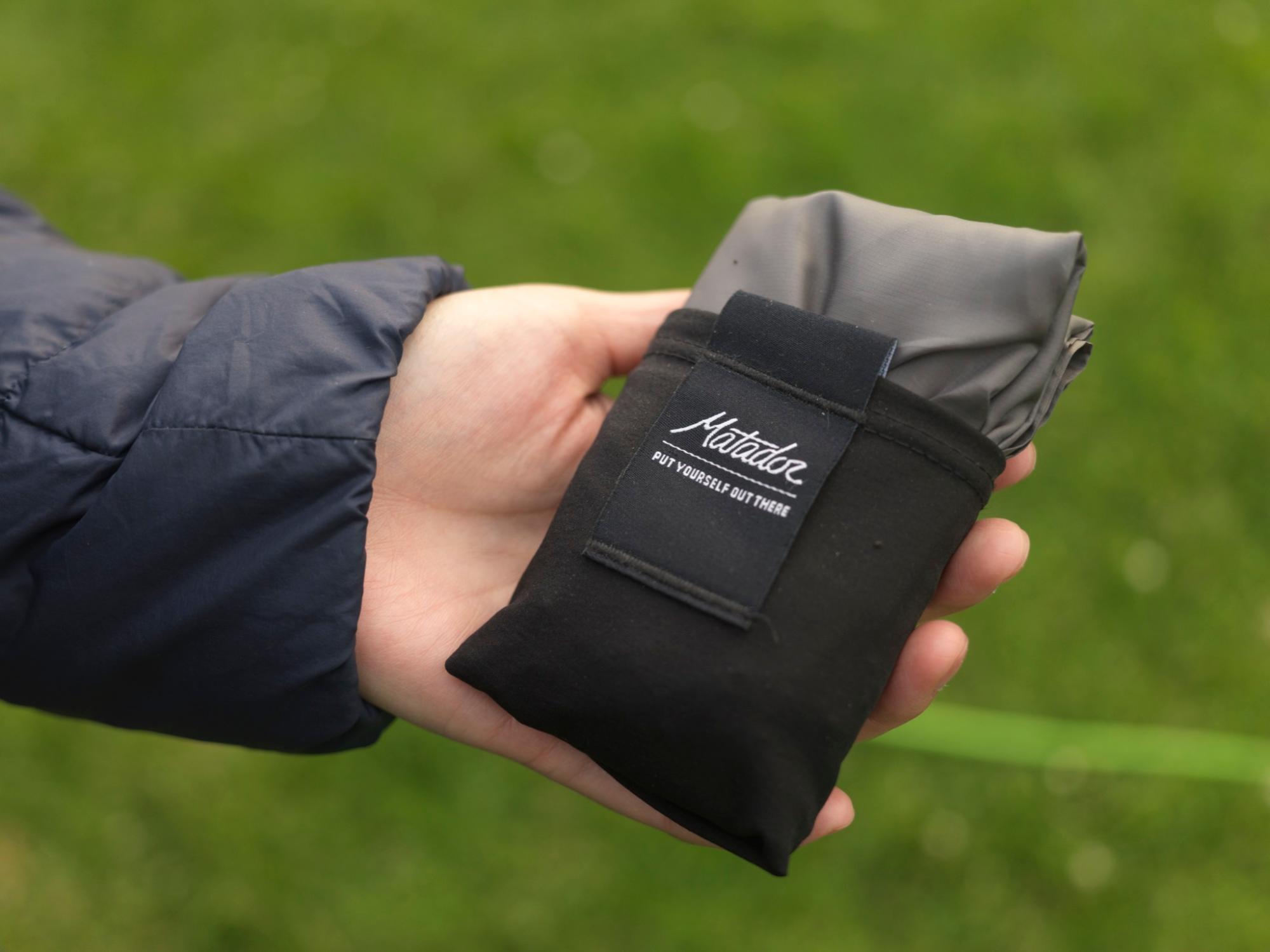 公園もキャンプもOK。飛ばない最強レジャーシート「Matador ポケット