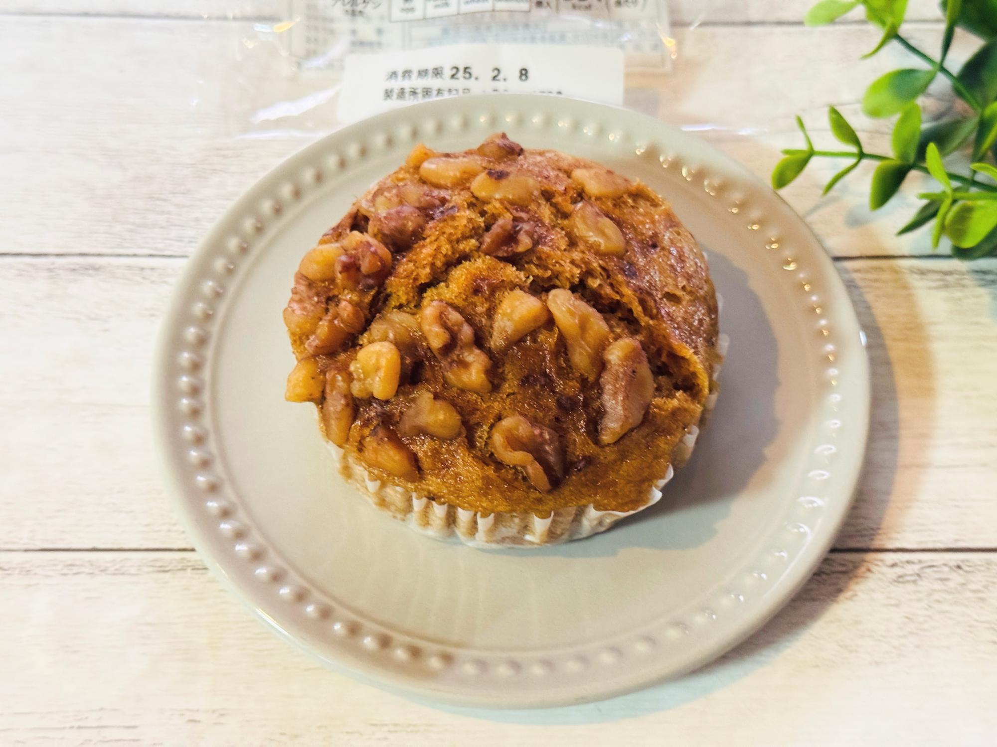 セブン-イレブン新作】大きなくるみがゴロゴロ！「くるみ蒸し