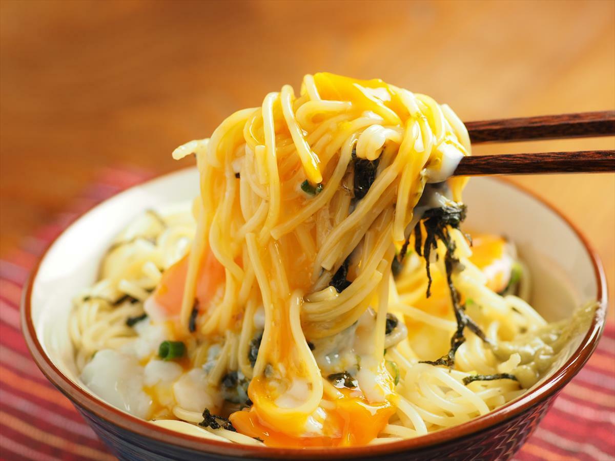 わさびをつけて頂きます。パスタに絡んだ温泉たまごがたまりません！