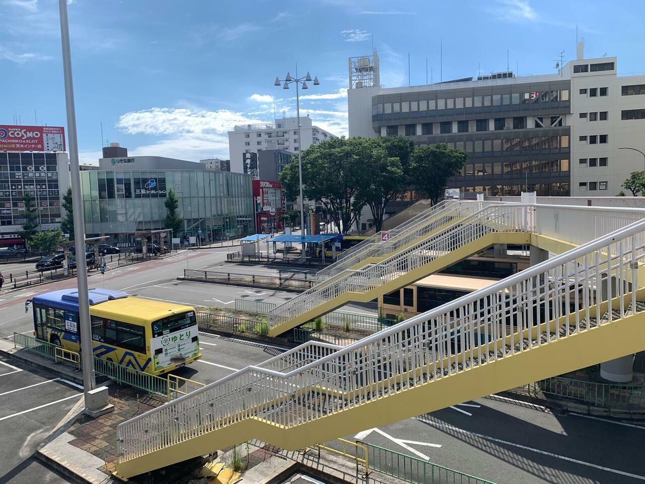 JR茨木駅西口バス乗り場