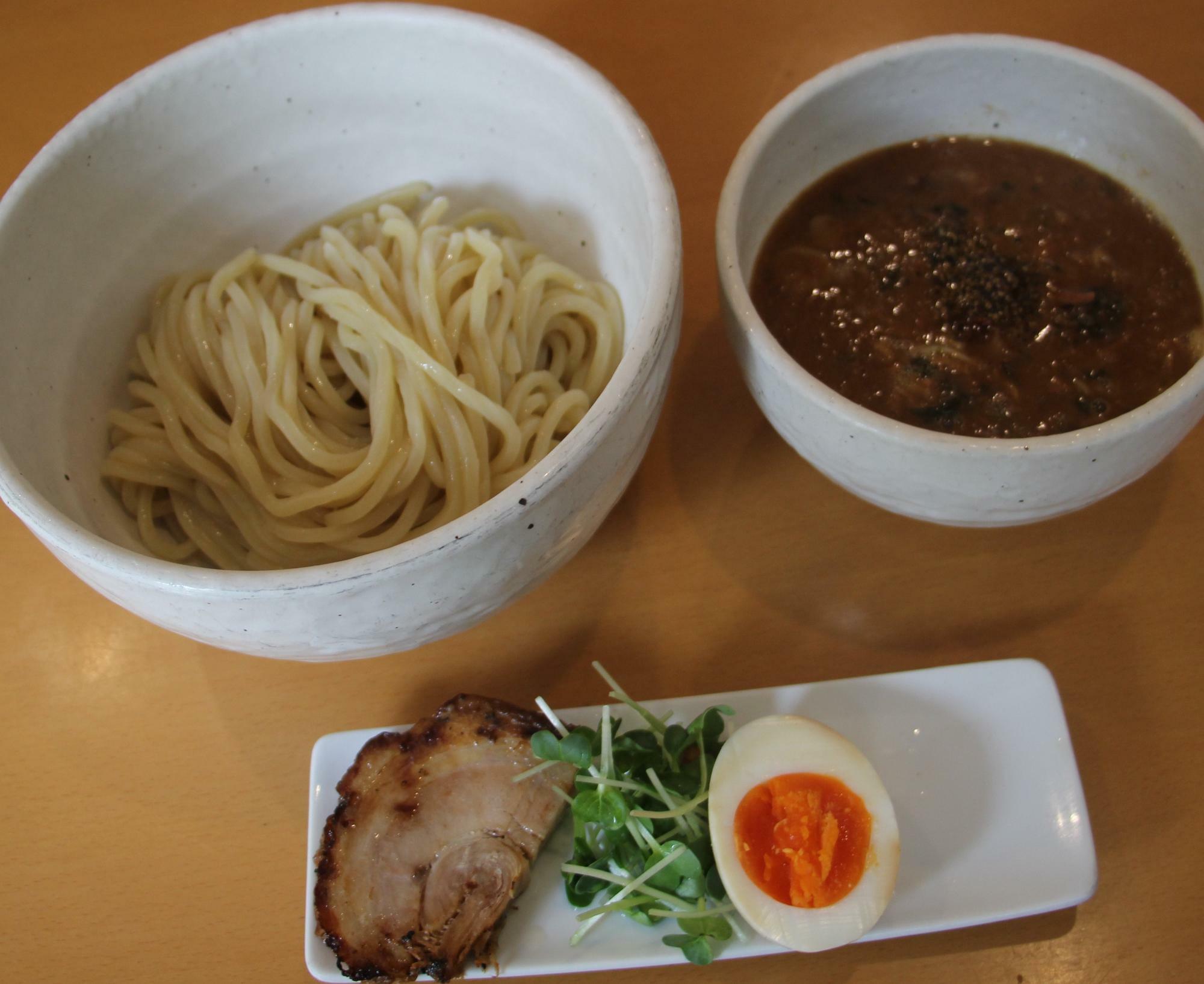 つけ麺「KURO」