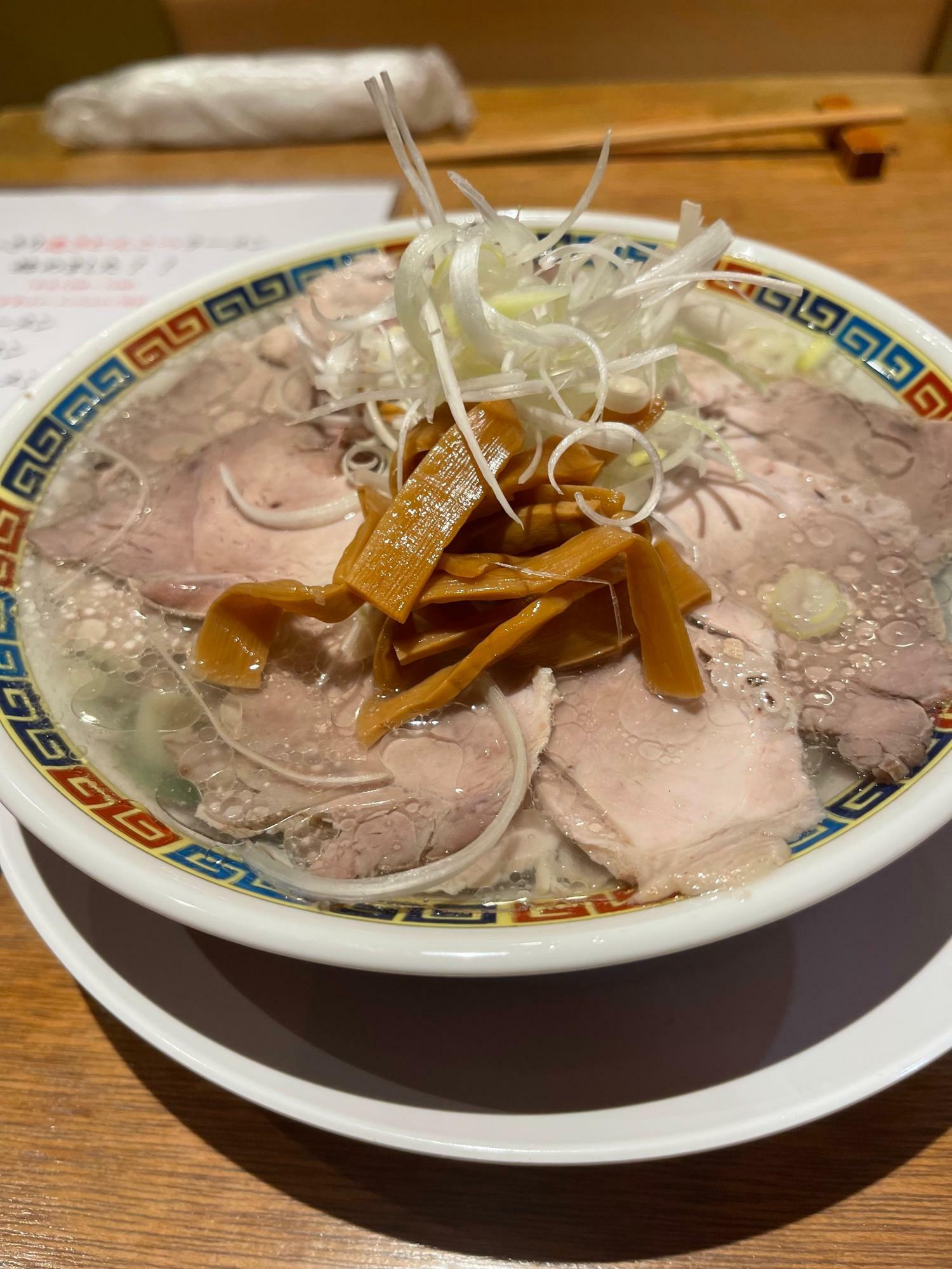 上新庄にある天神旗という豚骨ラーメン屋さん監修のラーメン