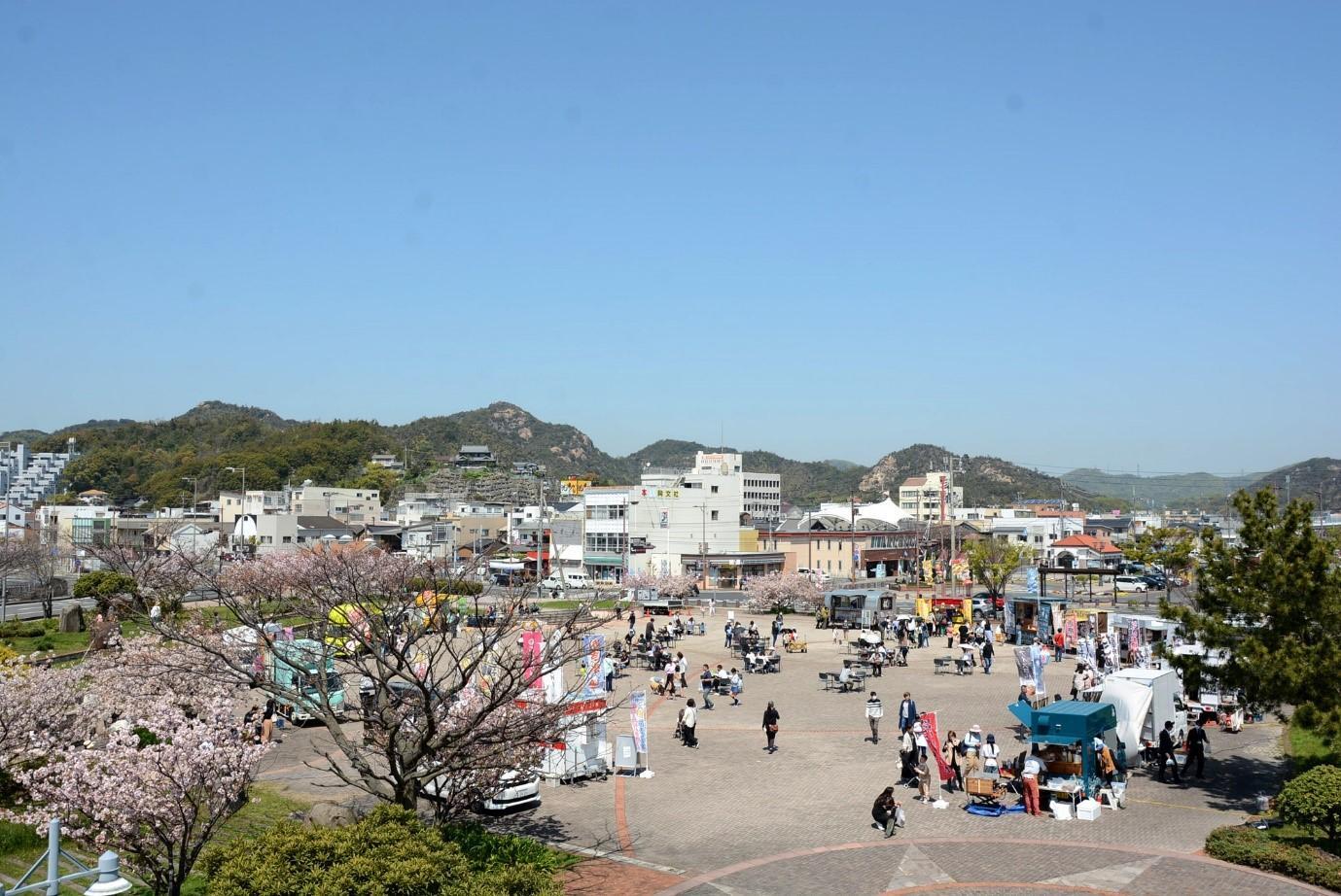 4月に開催された、みなとオアシス宇野マルシェの様子（画像提供：玉野市観光協会）