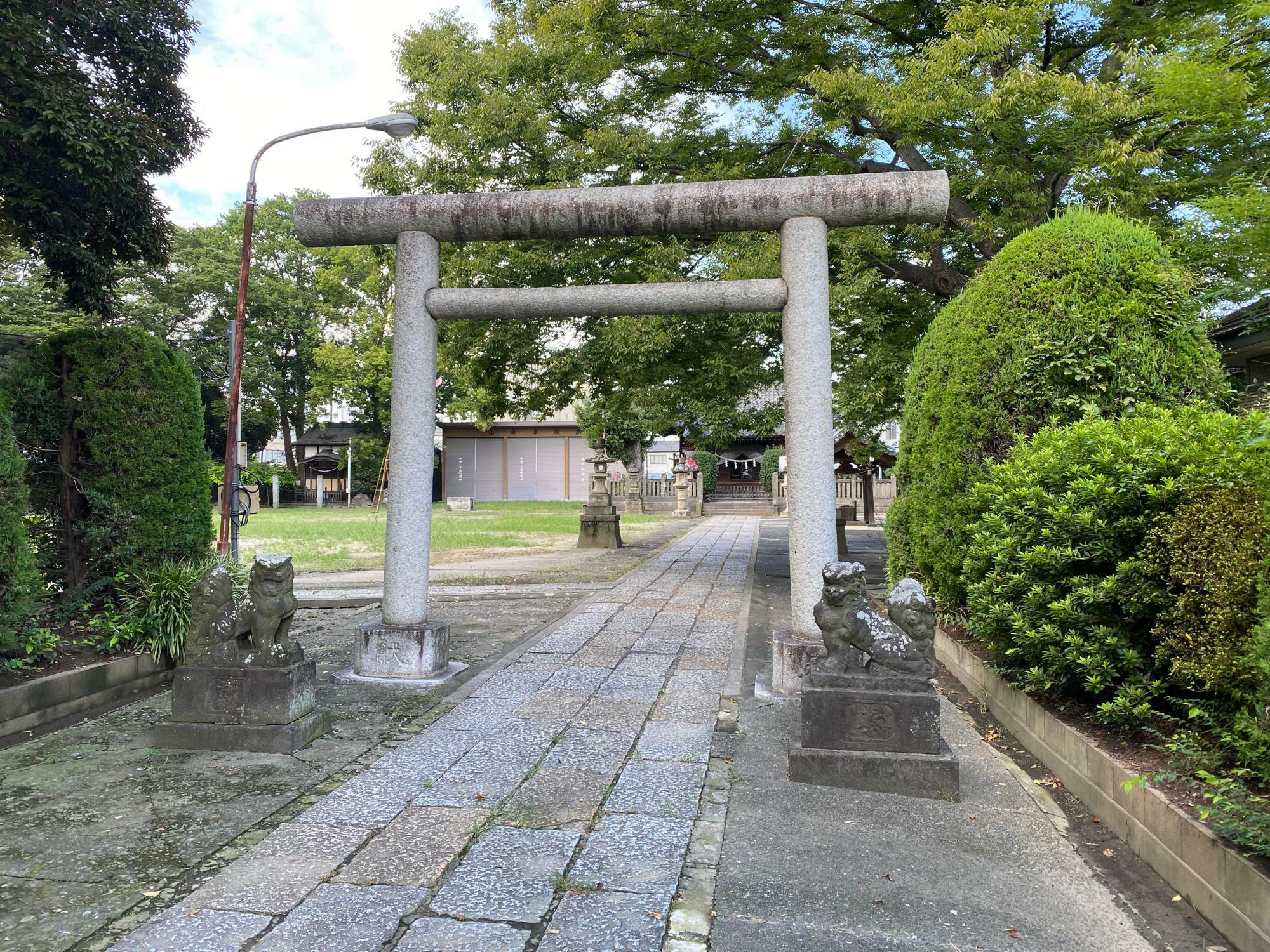 千方神社参道