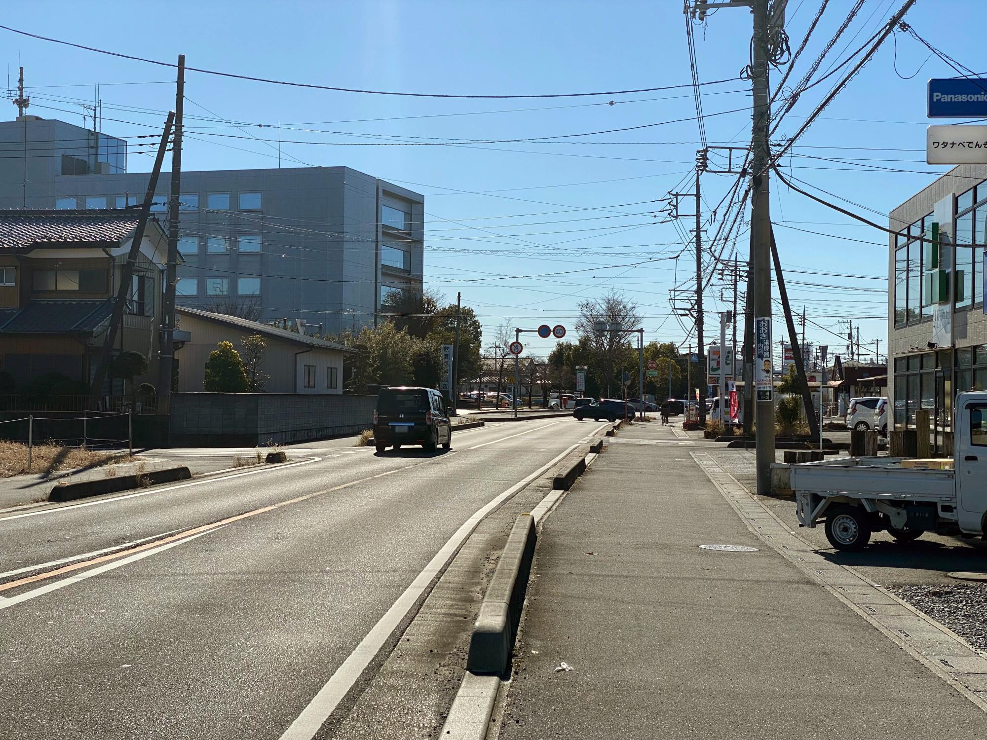 加須市役所とやぐるま街道