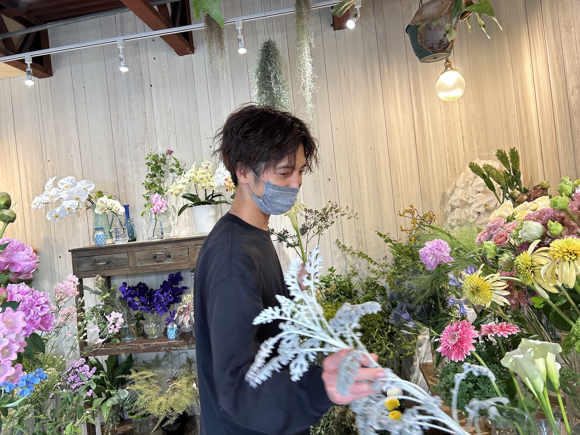 「花の質が良いので、自分たちは少し手を加える程度なんです」と話すのは駿幸さん