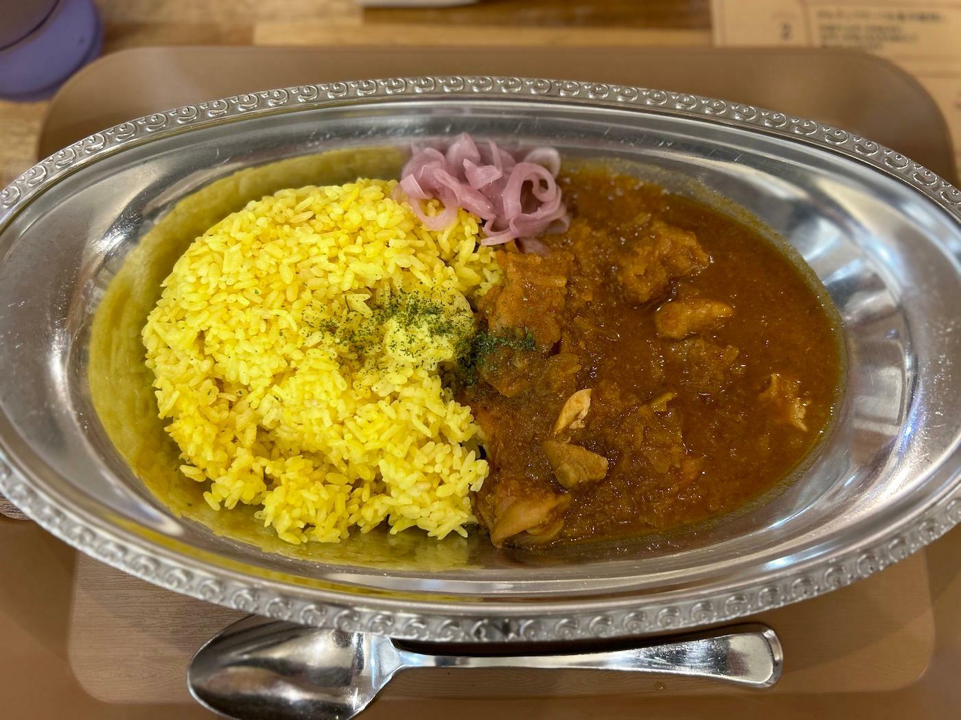 「チキンカレー」¥500