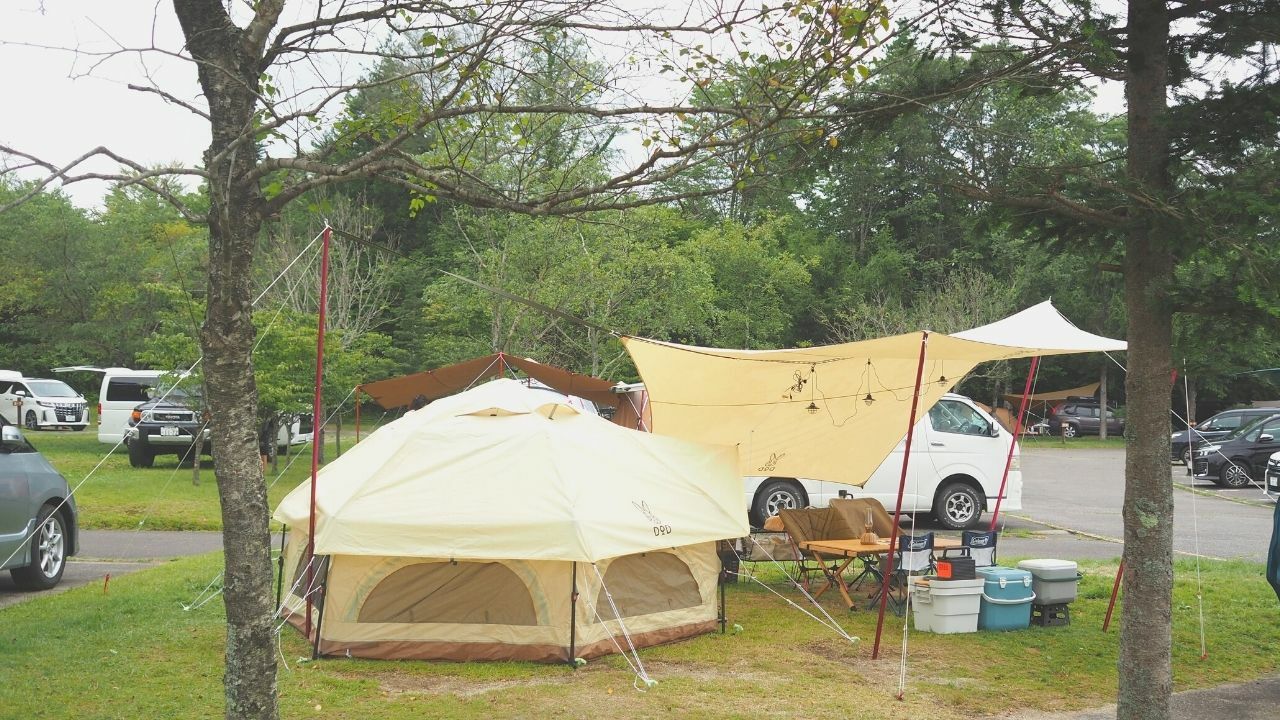 キャンプ場はいろんなテントがいっぱい！（映ってないけど汗）