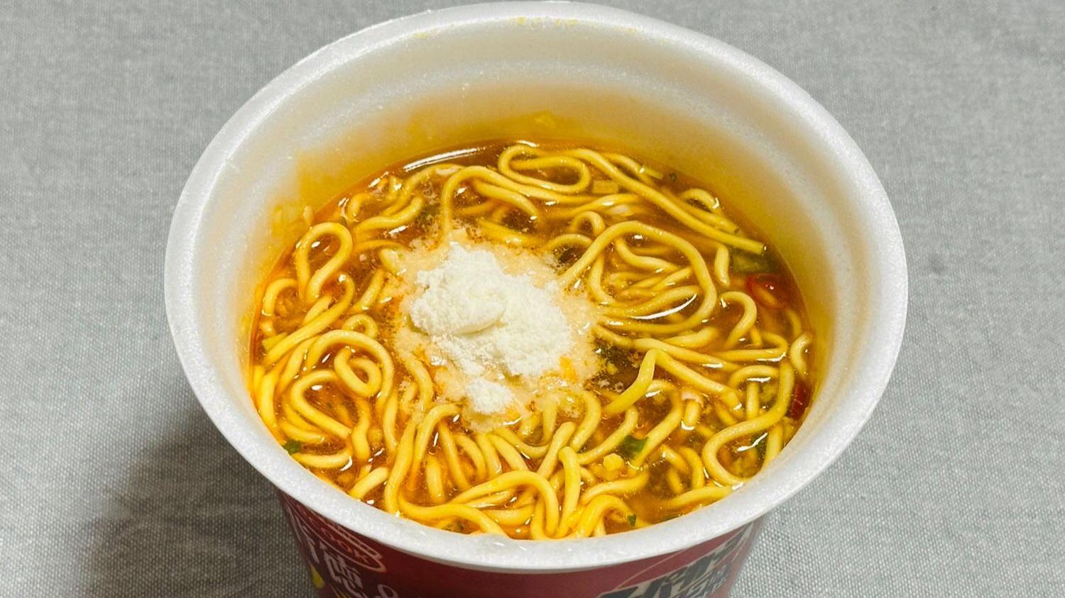 スーパーカップ1.5倍】バタチー粉末がこんもり！？味噌チゲ
