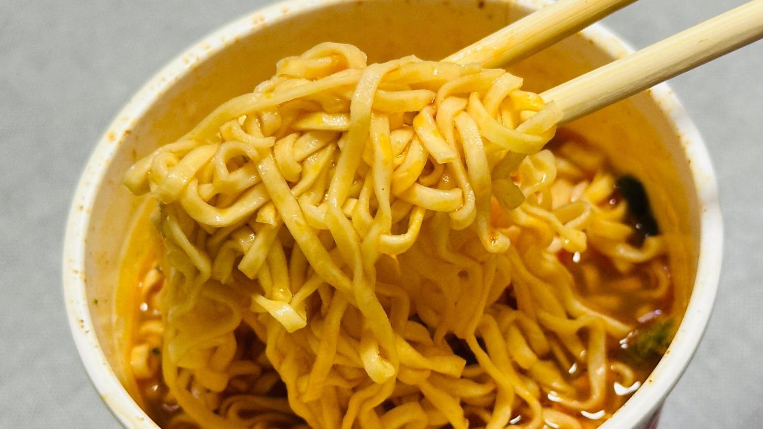 カップヌードル 14種のスパイス麻辣湯」流行りの“麻辣湯”を食べ