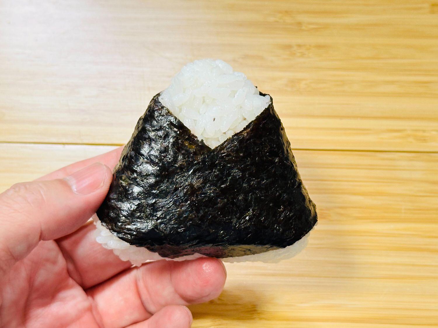 セブン】「直巻おむすび 明太すじこ」人気の具材が2種！鉄板の