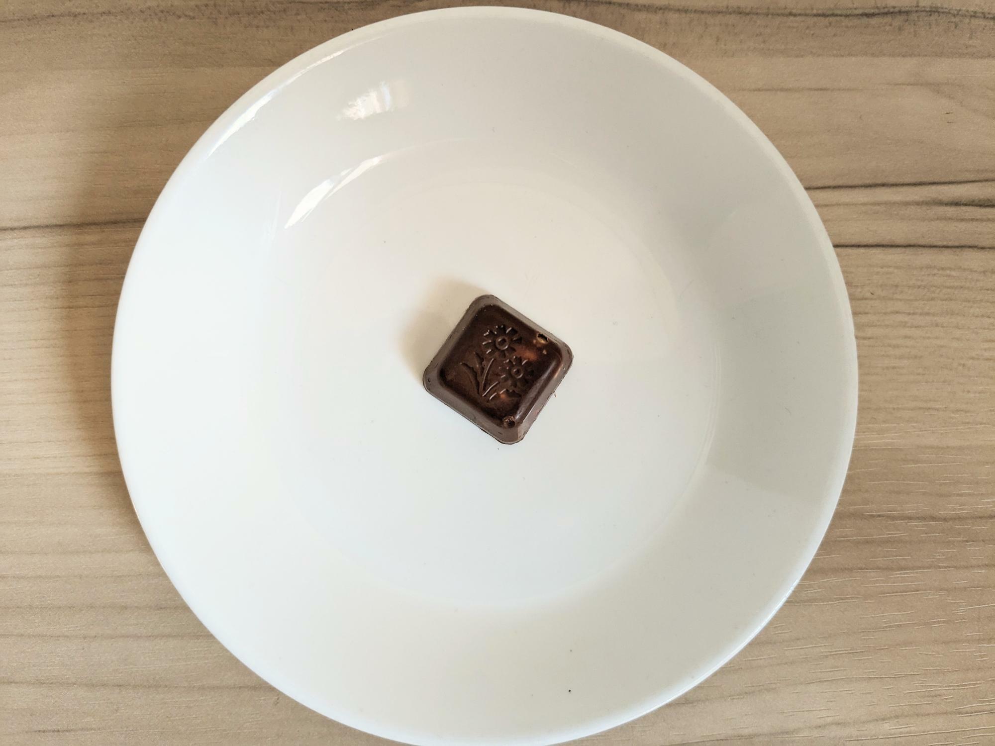 スウィーフィー ひとくちピーナッツチョコレートの本体