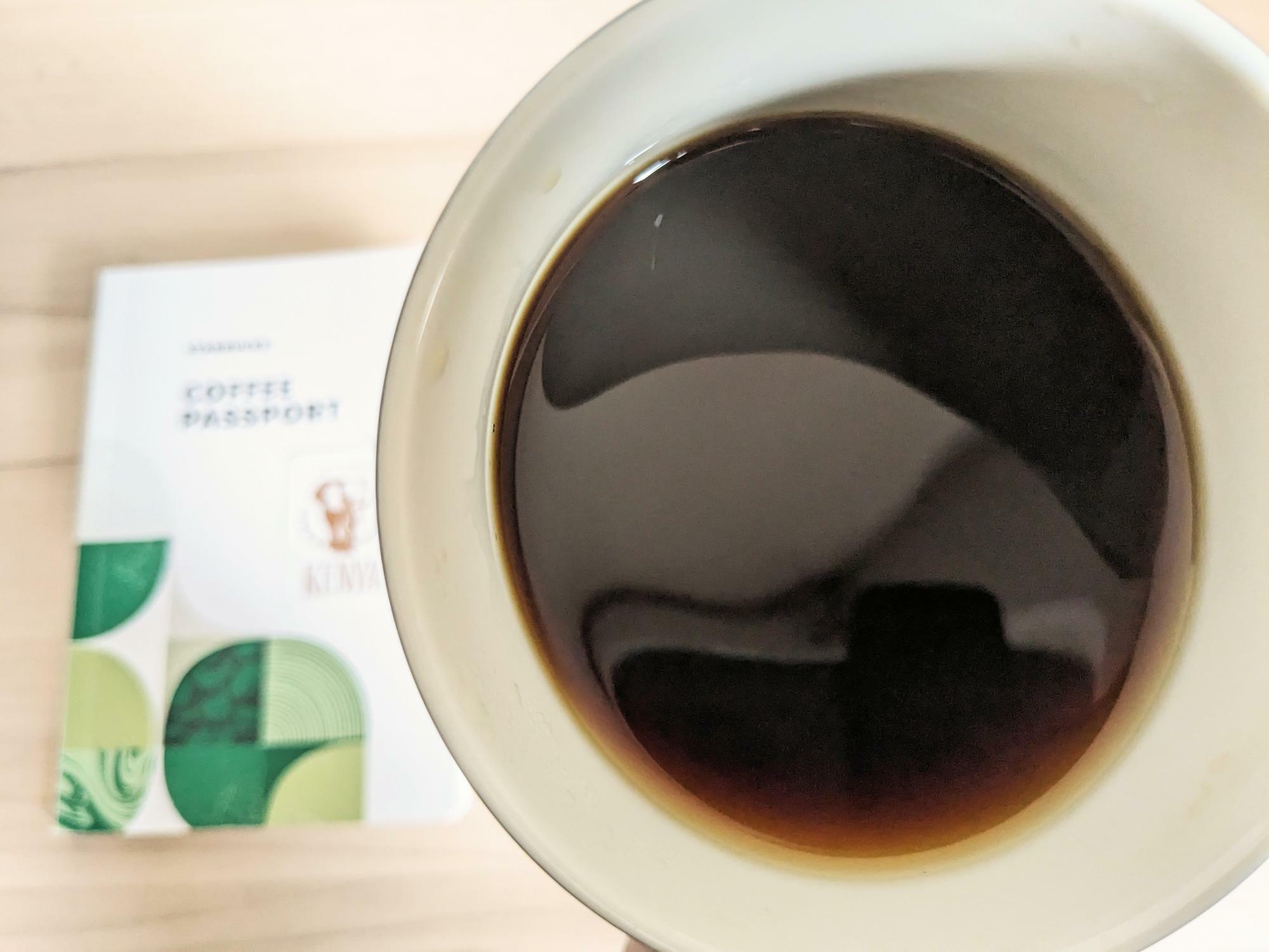 スターバックス CORE COFFEE ケニアの抽出したコーヒーの色