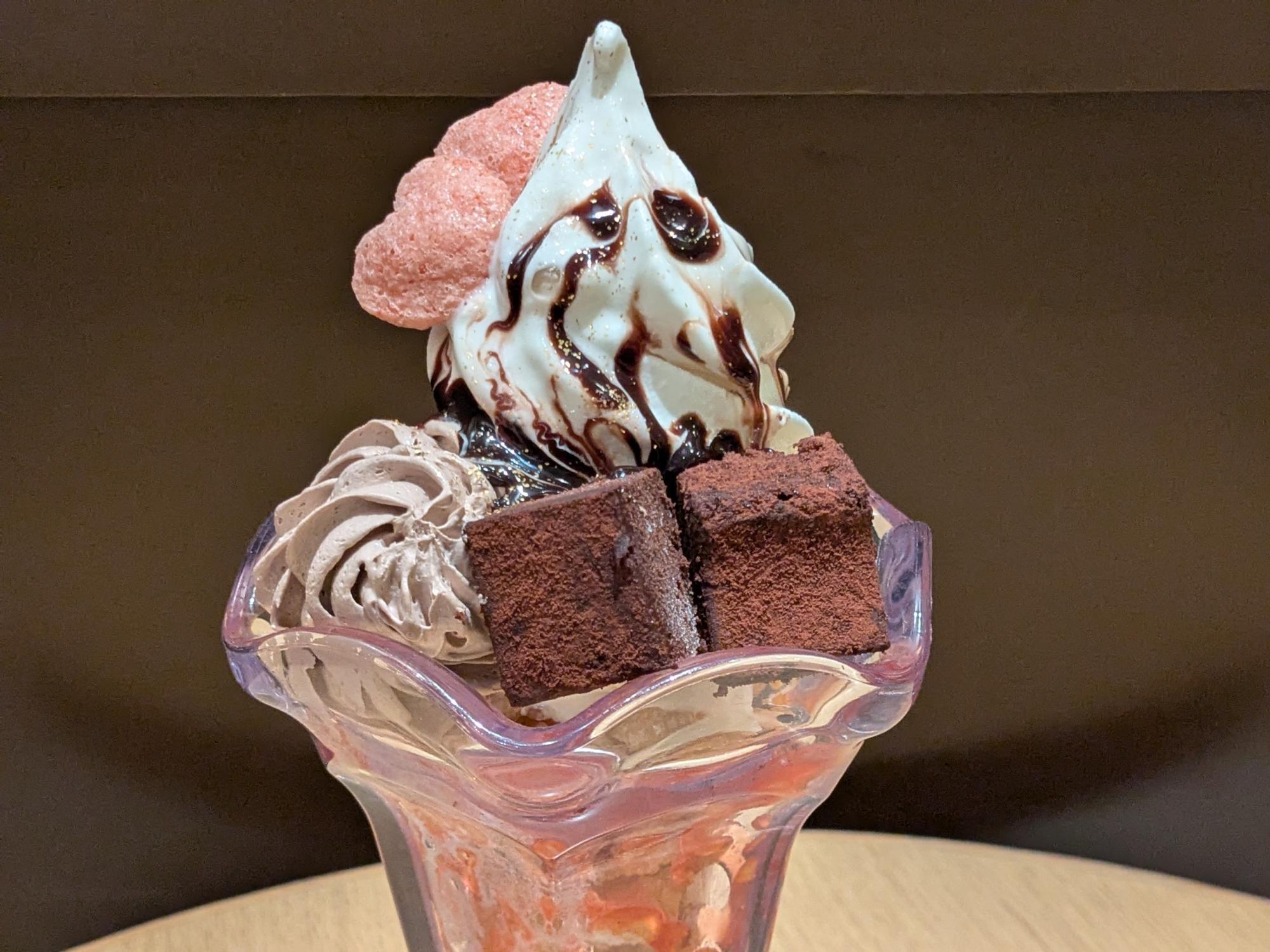大好き ハート型のパフ付き！サンマルクカフェ「生チョコ入りパフェ」が その他