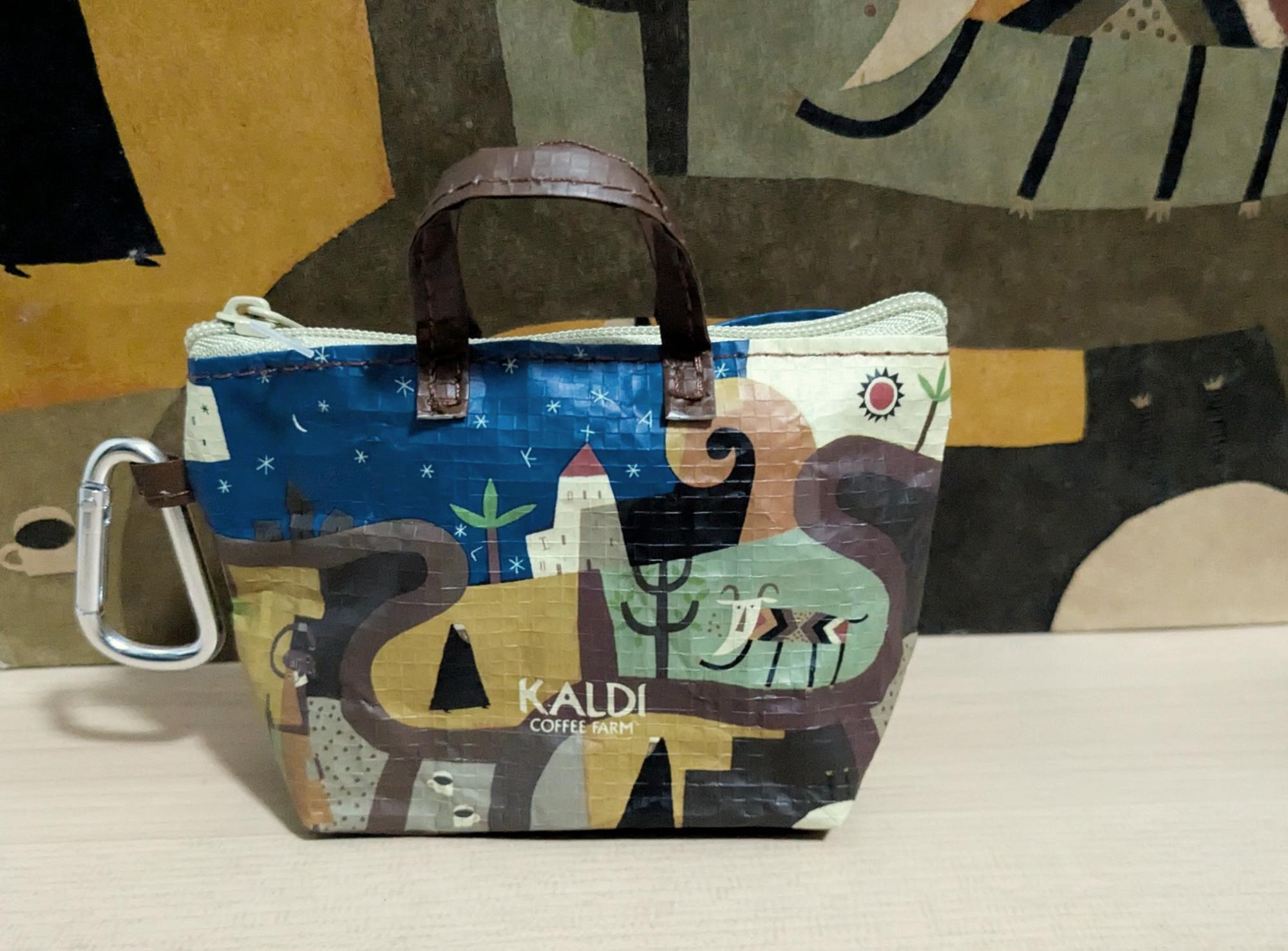 KALDIカルディカラビナ付きミニスポーツバック&エコバック&伝説柄ミニトート 突如発売?!カルディ新作「数量限定 ミニバッグ」が便利で