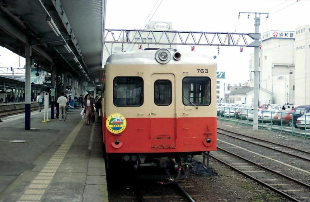1985年に撮影された土浦駅1番線に乗り入れる筑波鉄道の様子（写真協力／red50keiさん）
