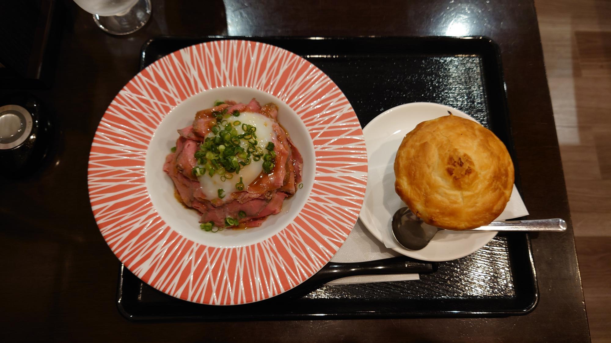 ローストビーフ丼＆パイシチュー