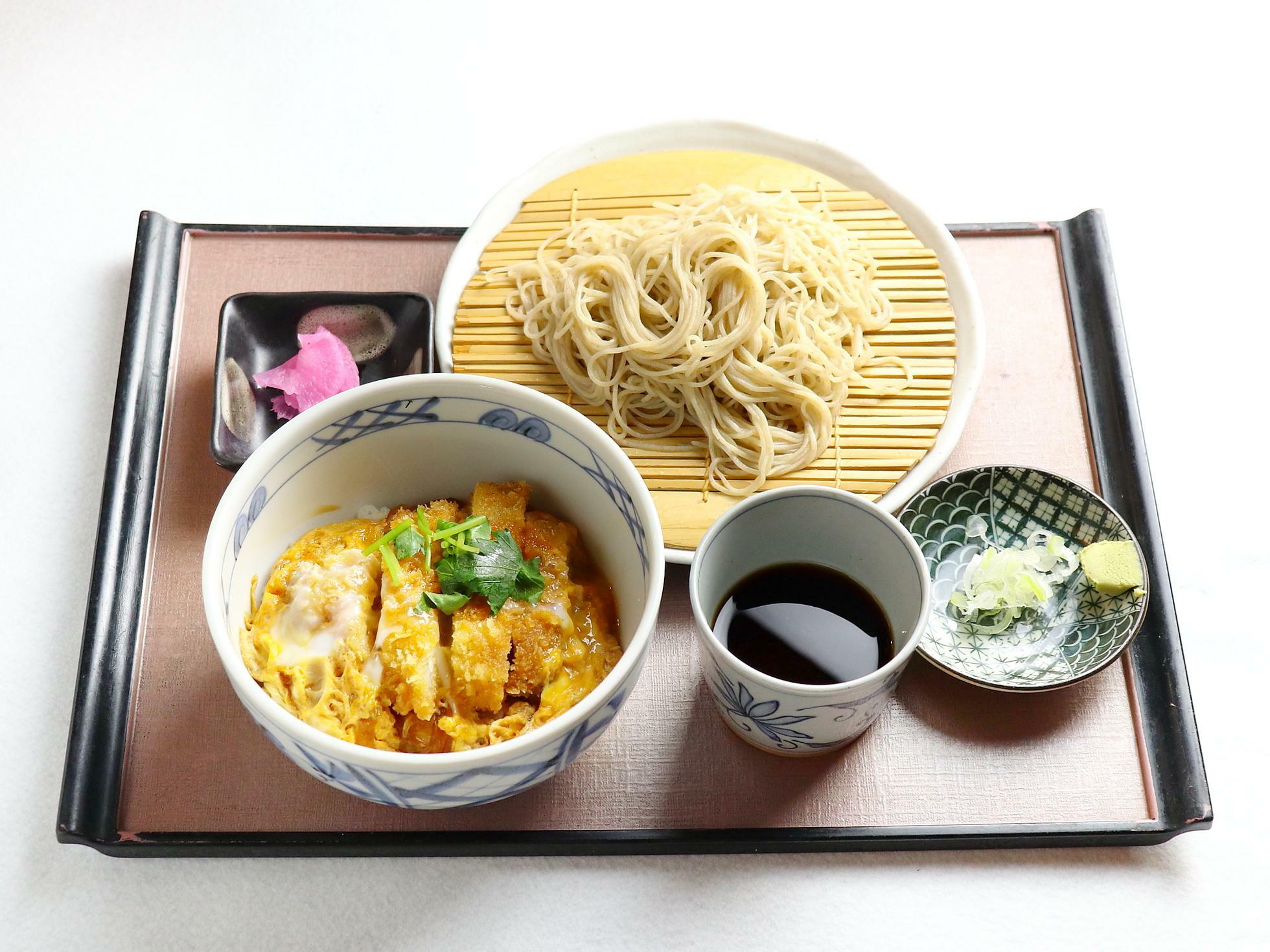 「ミニ丼＆会津蕎麦セット」※写真は「もり蕎麦（冷）」と「ミニカツ丼」