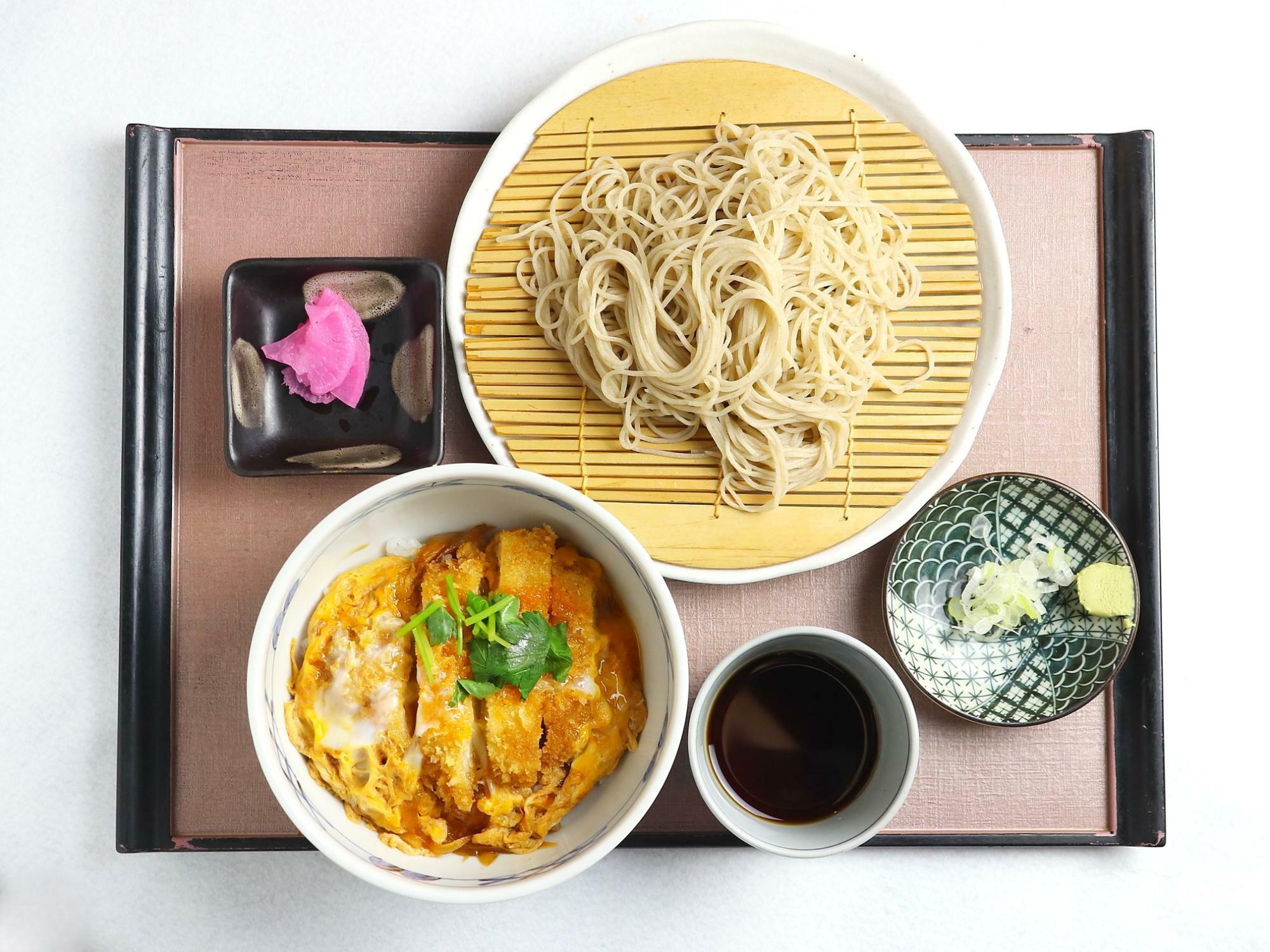 「ミニ丼＆会津蕎麦セット」※写真は「ミニカツ丼」