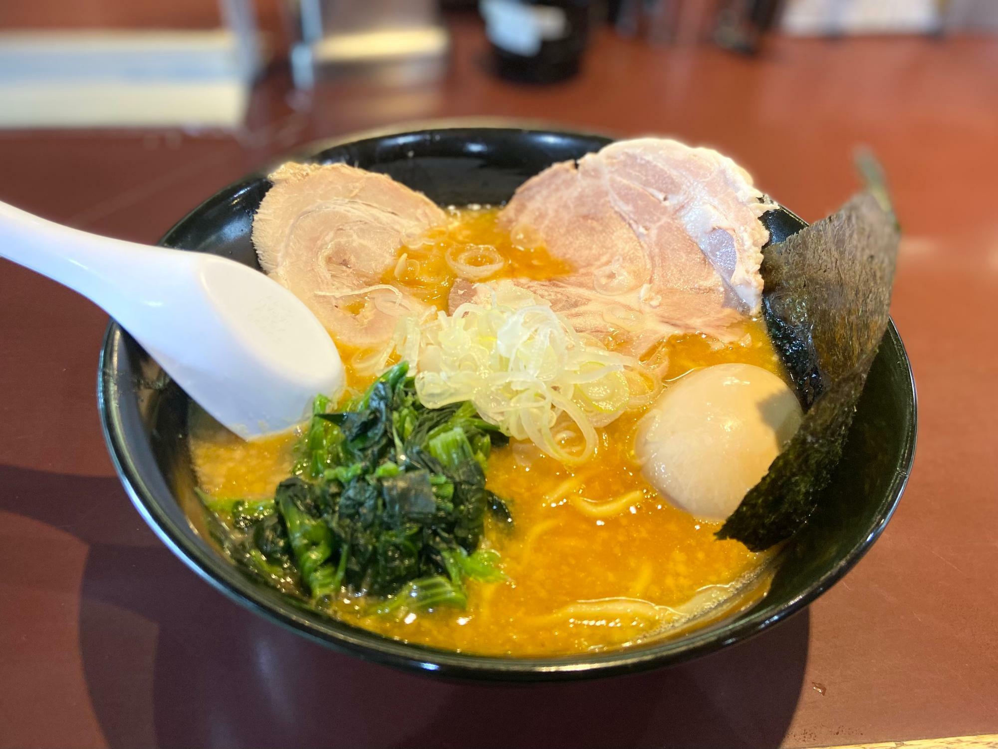 ラーメン次郎インスパイヤ系ラーメンに初挑戦！定番の和蔵らーめんが