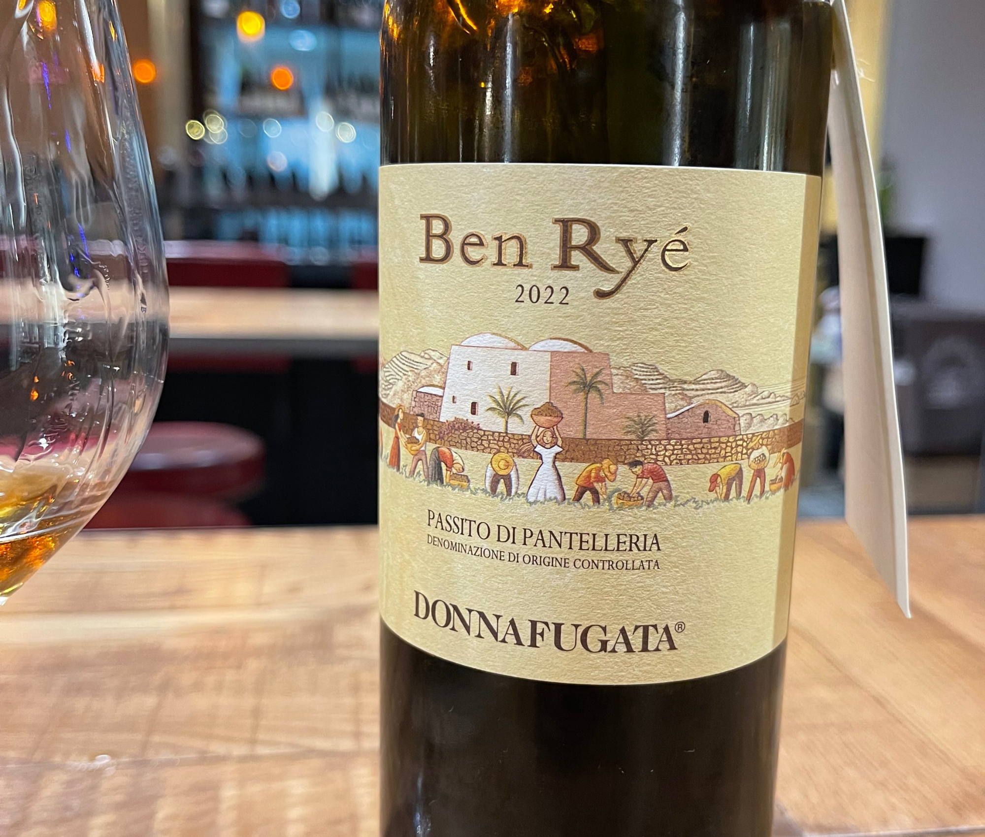 ワインマニアが厳選。クリスマスに飲みたい、極上の甘口ワイン3選