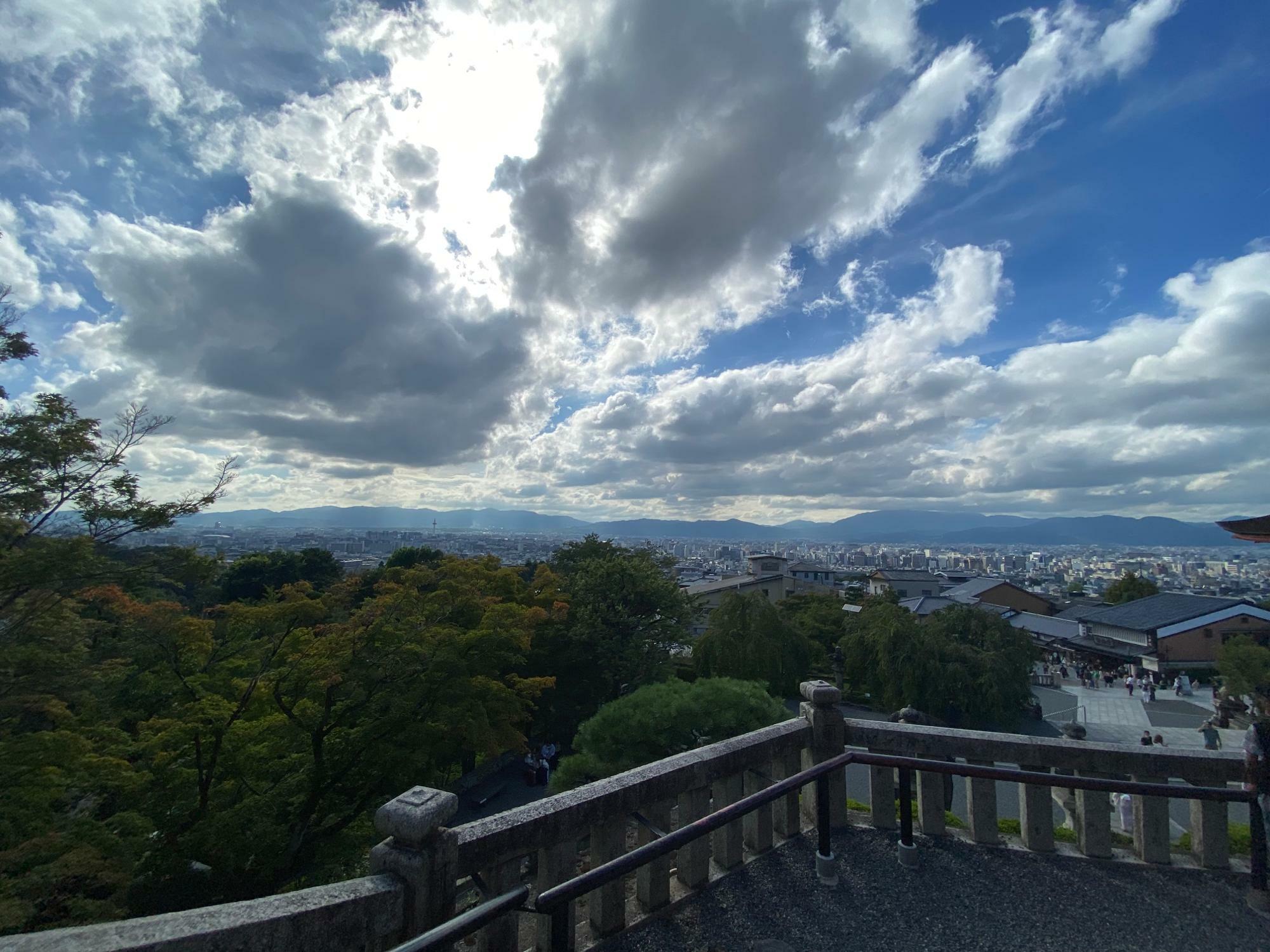 「清水寺」より京都盆地を眺める