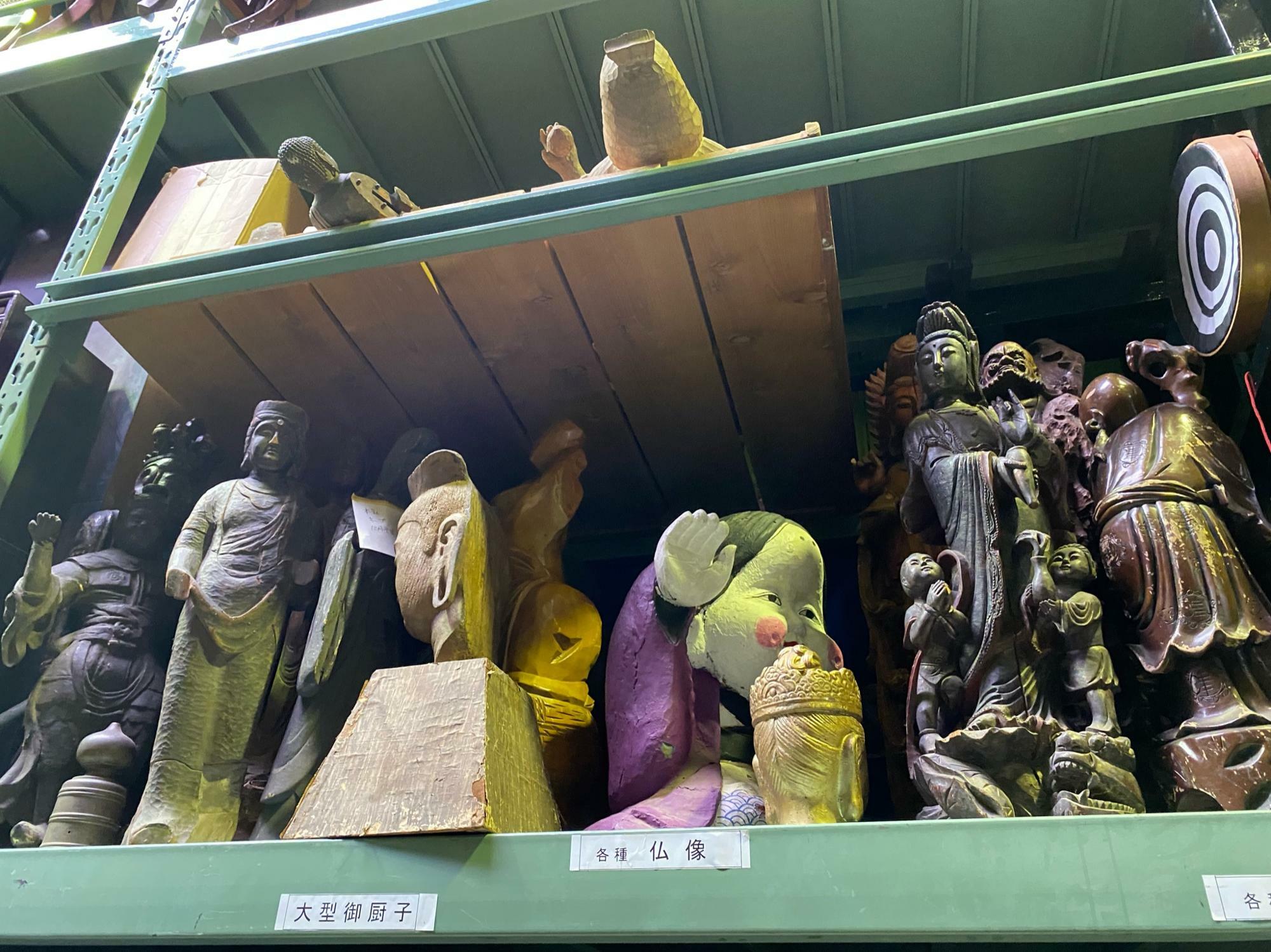 高津商会の仏像たち
