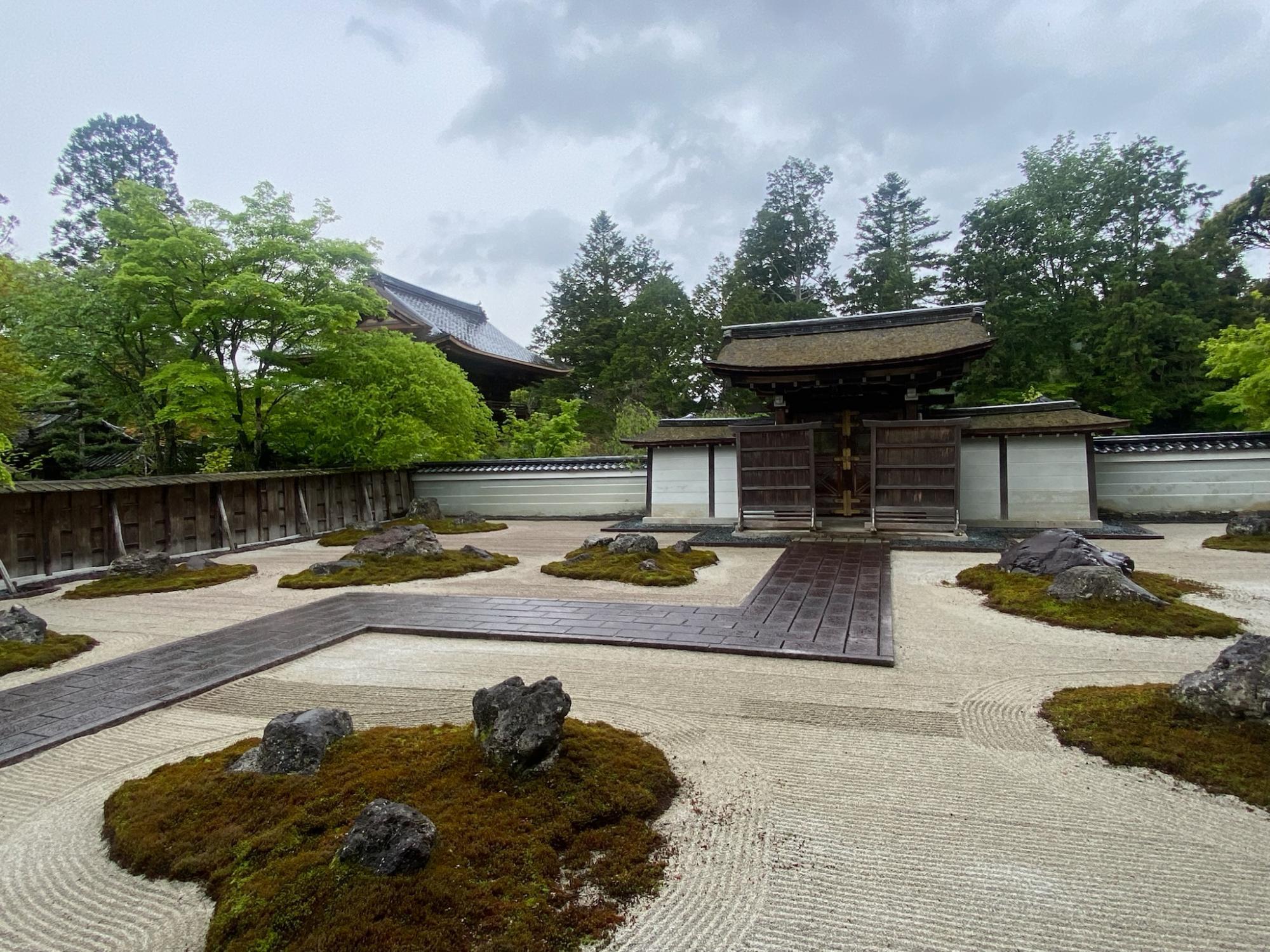 京都市】弘法大師空海ゆかりの高雄山「神護寺」国宝や重要文化財