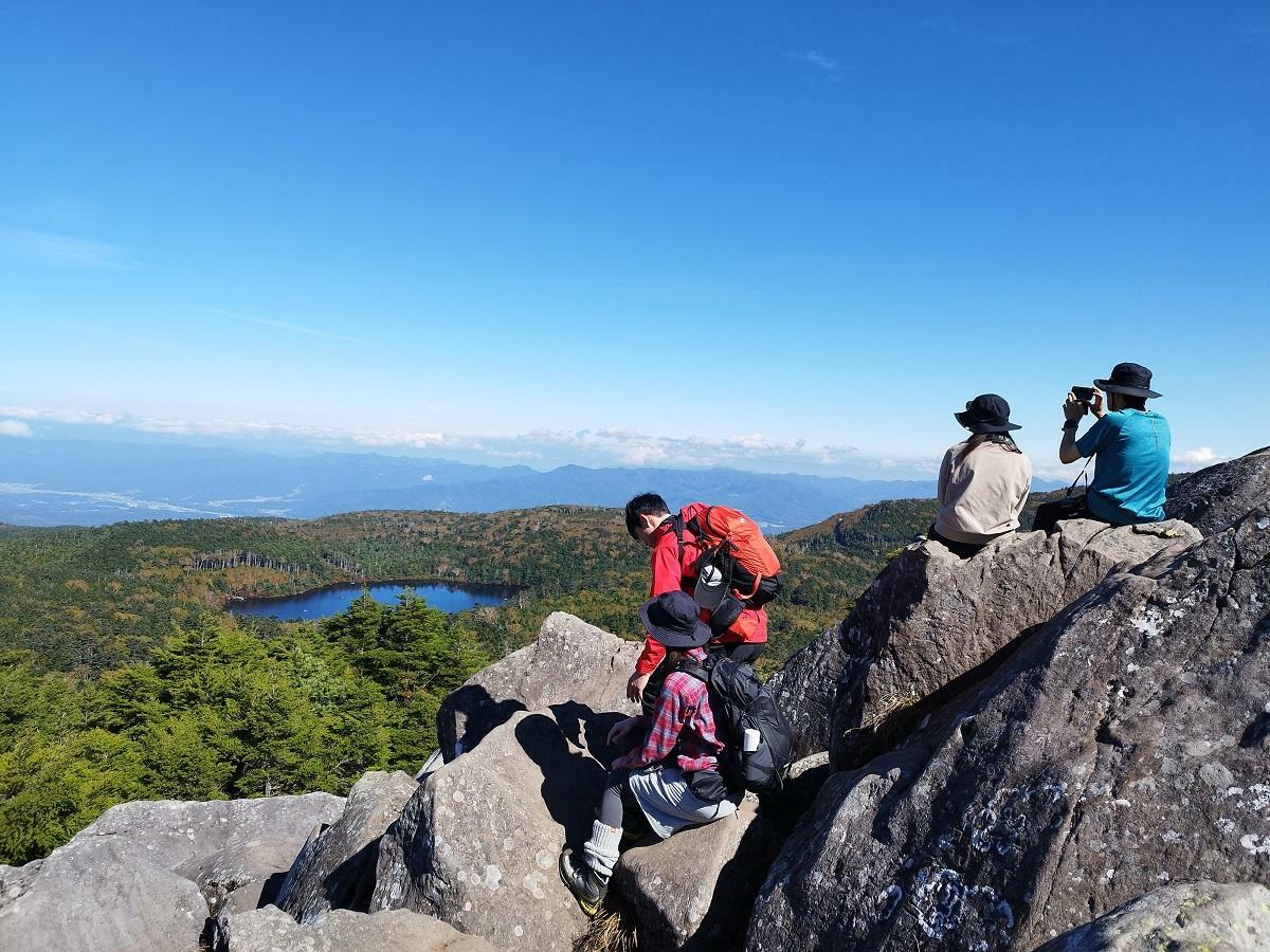 高見石から見下ろす白駒池