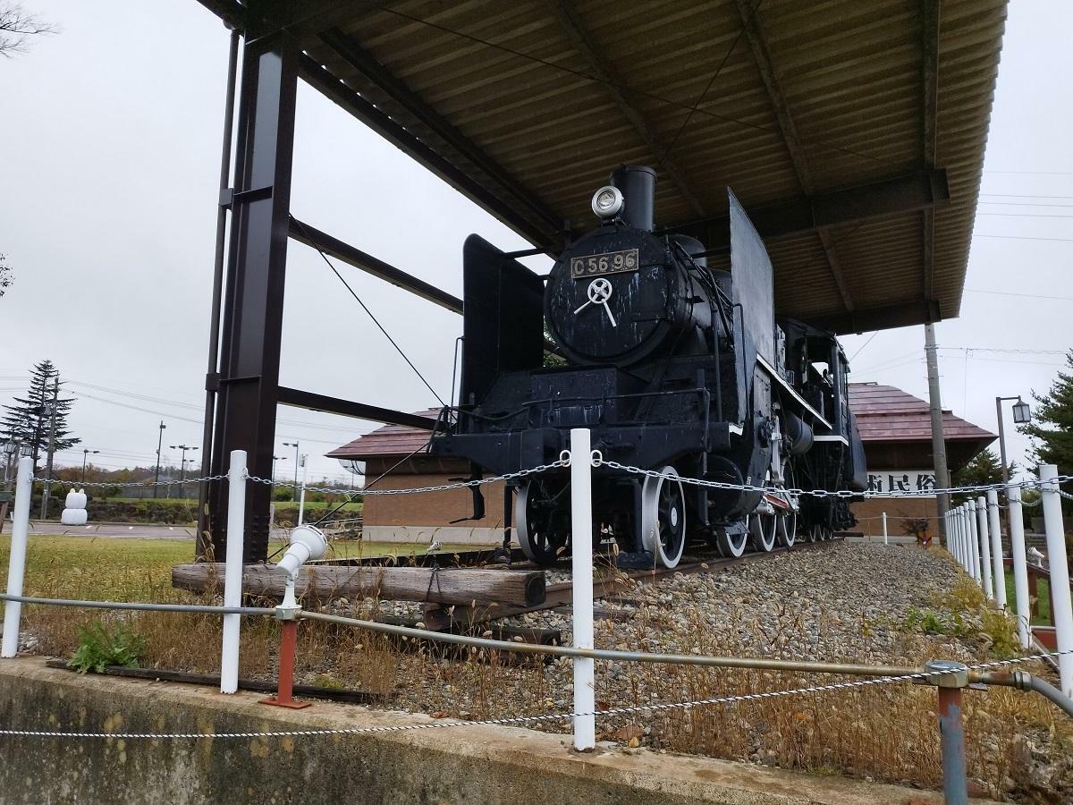 JR小海線野辺山駅前に展示されているC56機関車