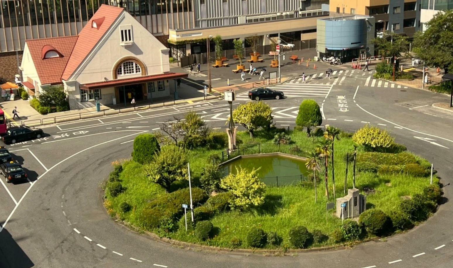 国立駅南口駅前広場と円形公園