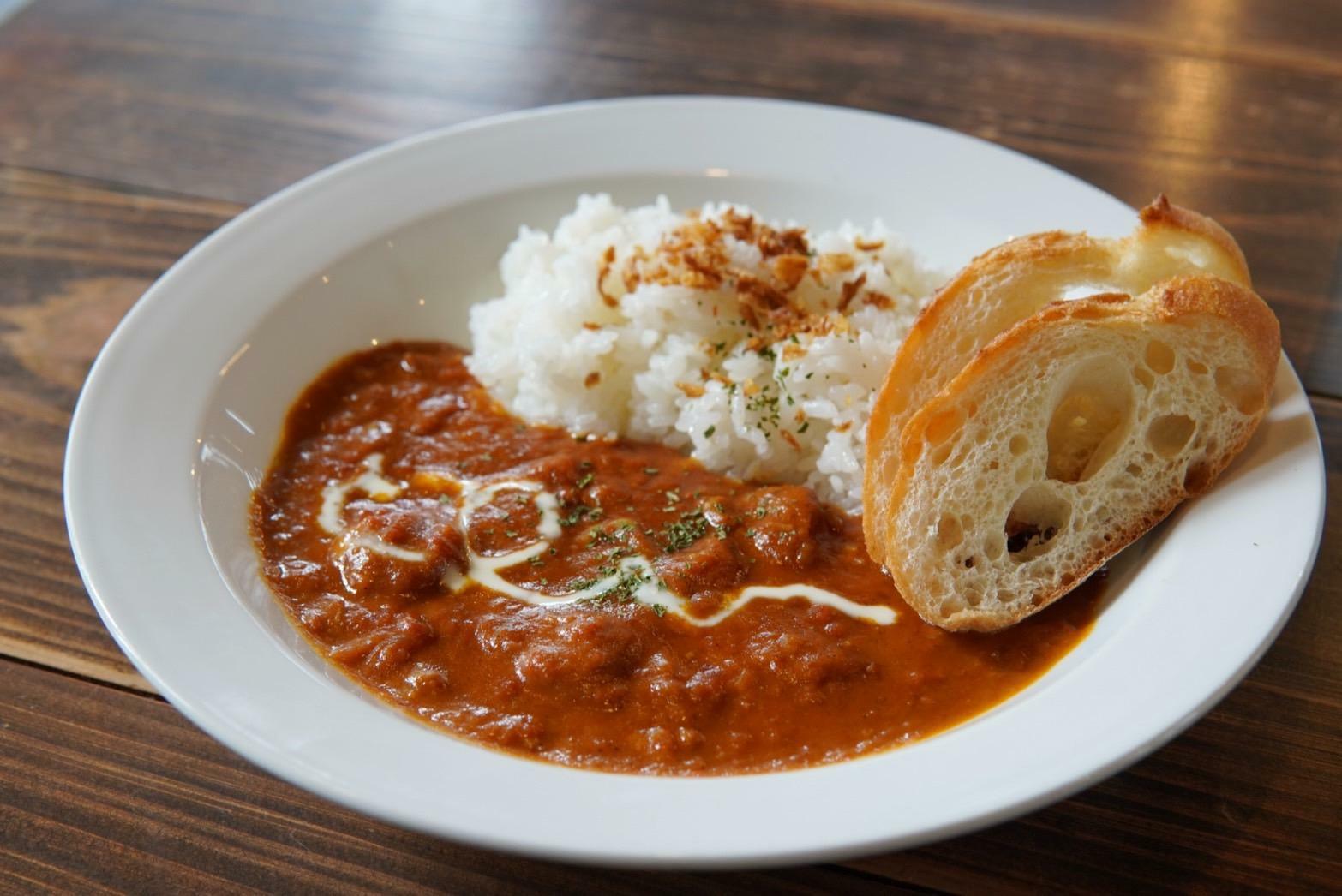 まろやかバターチキンカリー（税込990円）