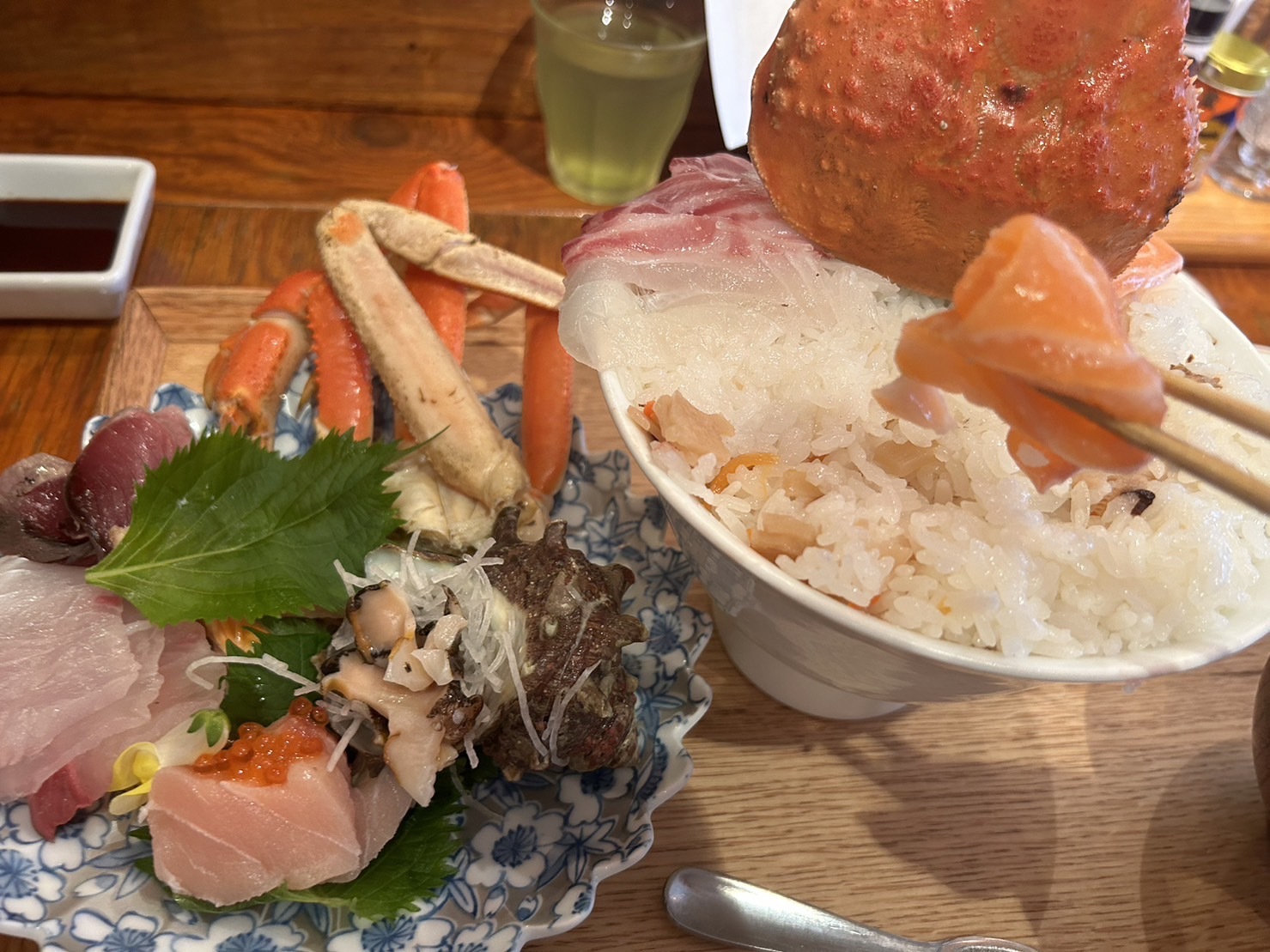 福岡市中央区】こんな海鮮丼見たことがない!驚愕コスパ海鮮 福岡市中央区】こんな海鮮丼見たことがない!驚愕コスパ海鮮