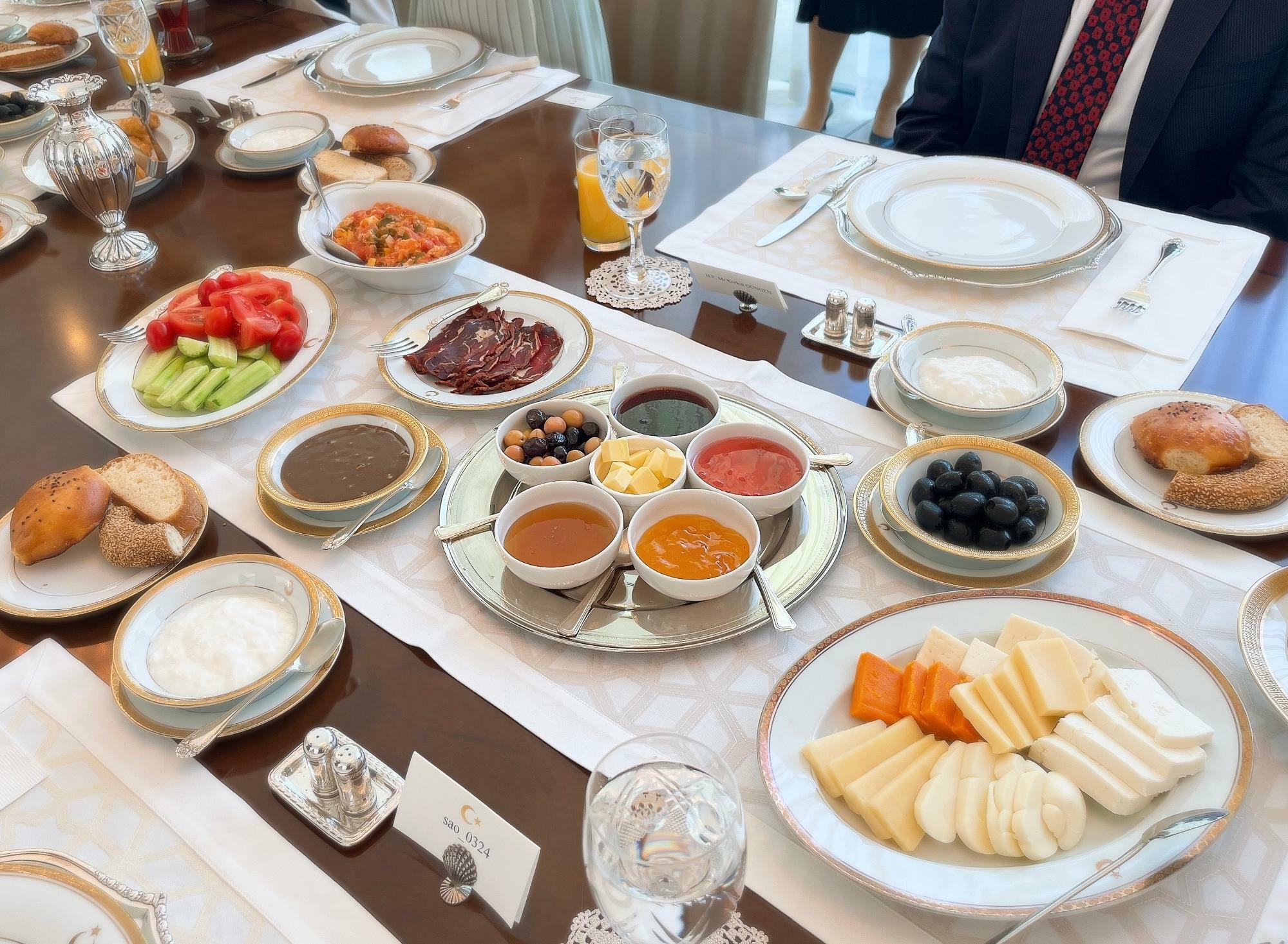 トルコの標準的な朝食
