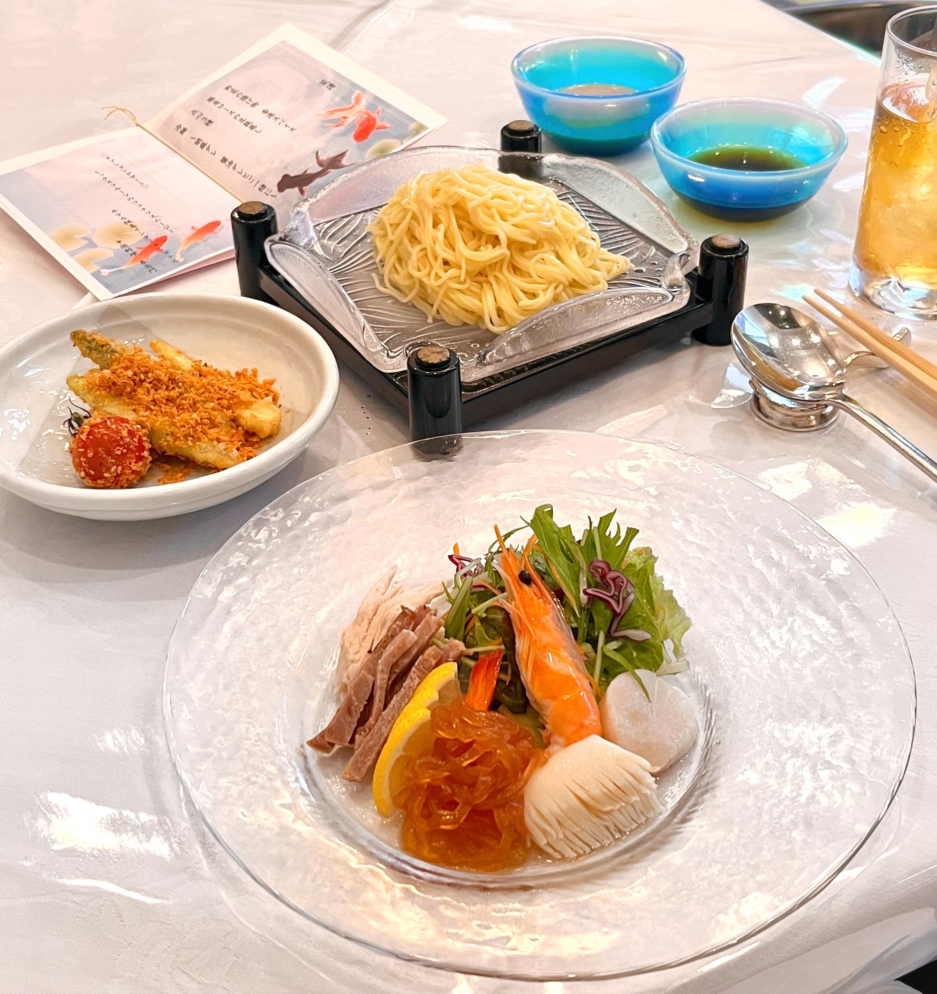 ホテル阪急インターナショナル ペアランチお食事券1万円相当