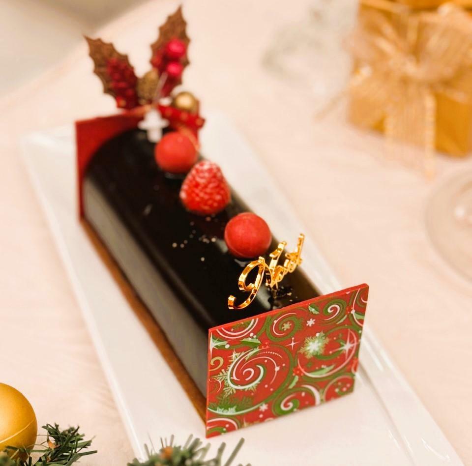 Bûche de Noël（ブッシュ・ド・ノエル）4,860円 縦約17cm×横約6.5cm×高さ約6.5cm