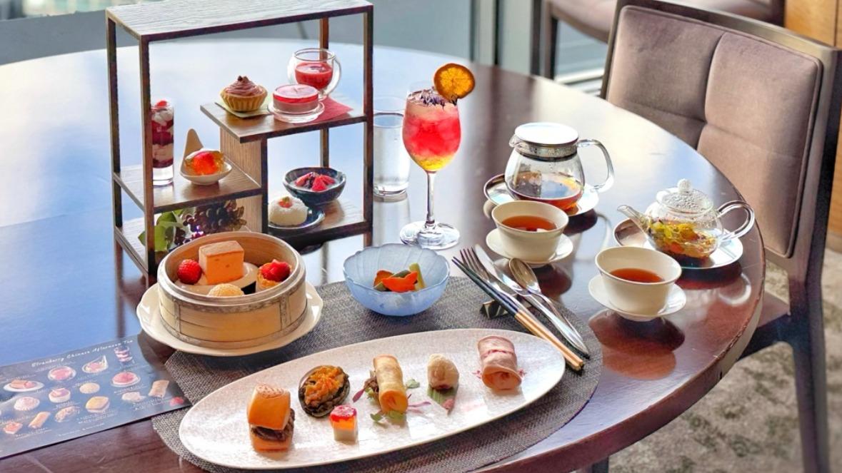 絶品・絶景】いちごづくしのスイーツ10種とモダンな中国料理が 絶品・絶景】いちごづくしのスイーツ10種とモダンな中国料理が
