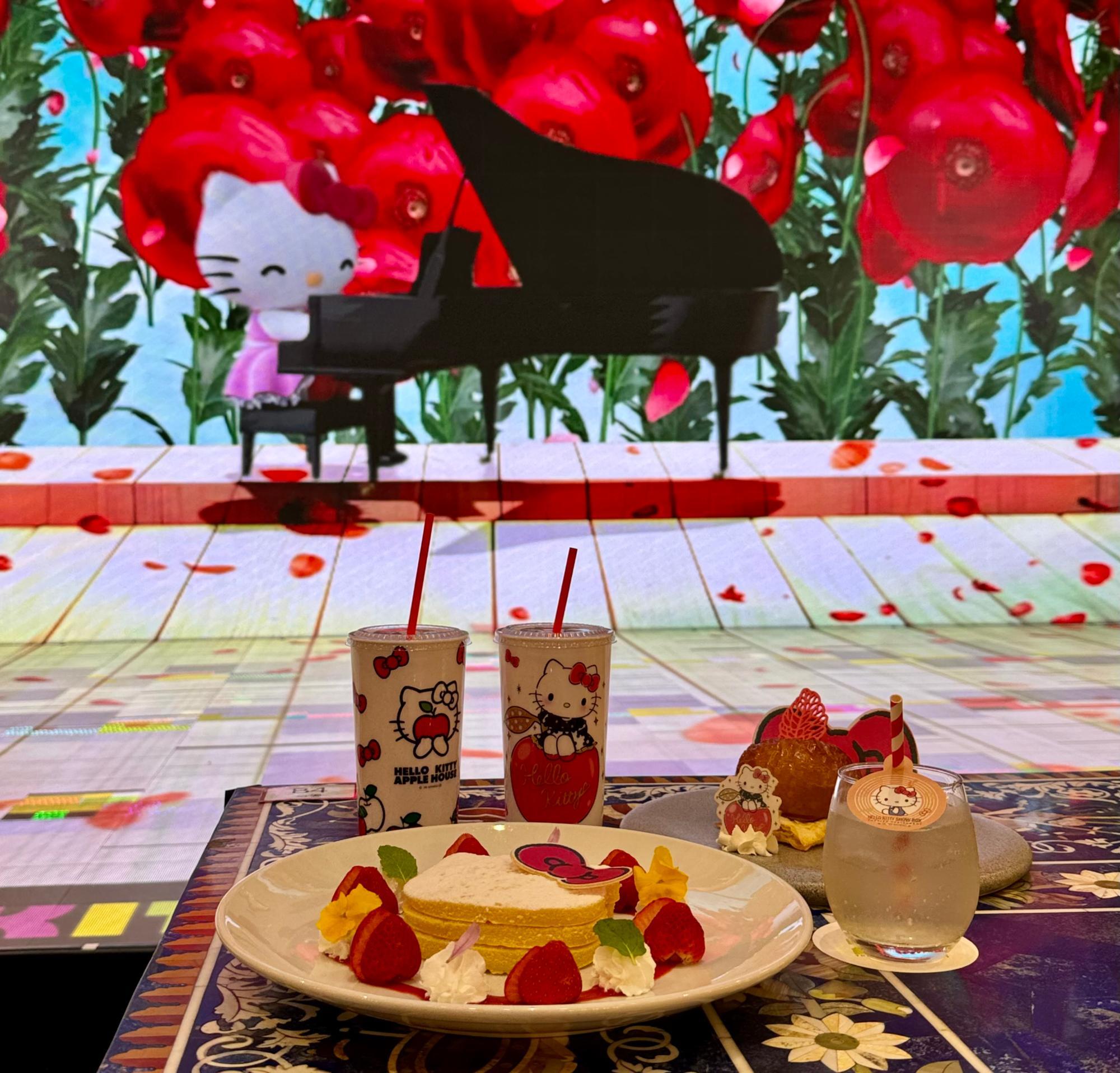 キティ　マスコット　館のレストラン ハローキティーと写真が撮れる】淡路島にあるショー＆レストラン